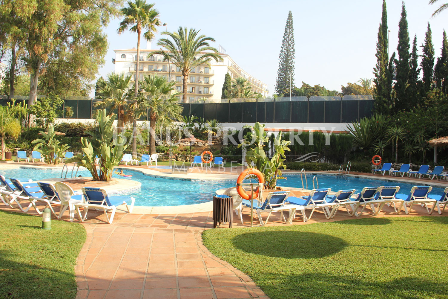 Superb three-bedroom penthouse with spectacular sea views for sale in Medina Garden, Puerto Banús
