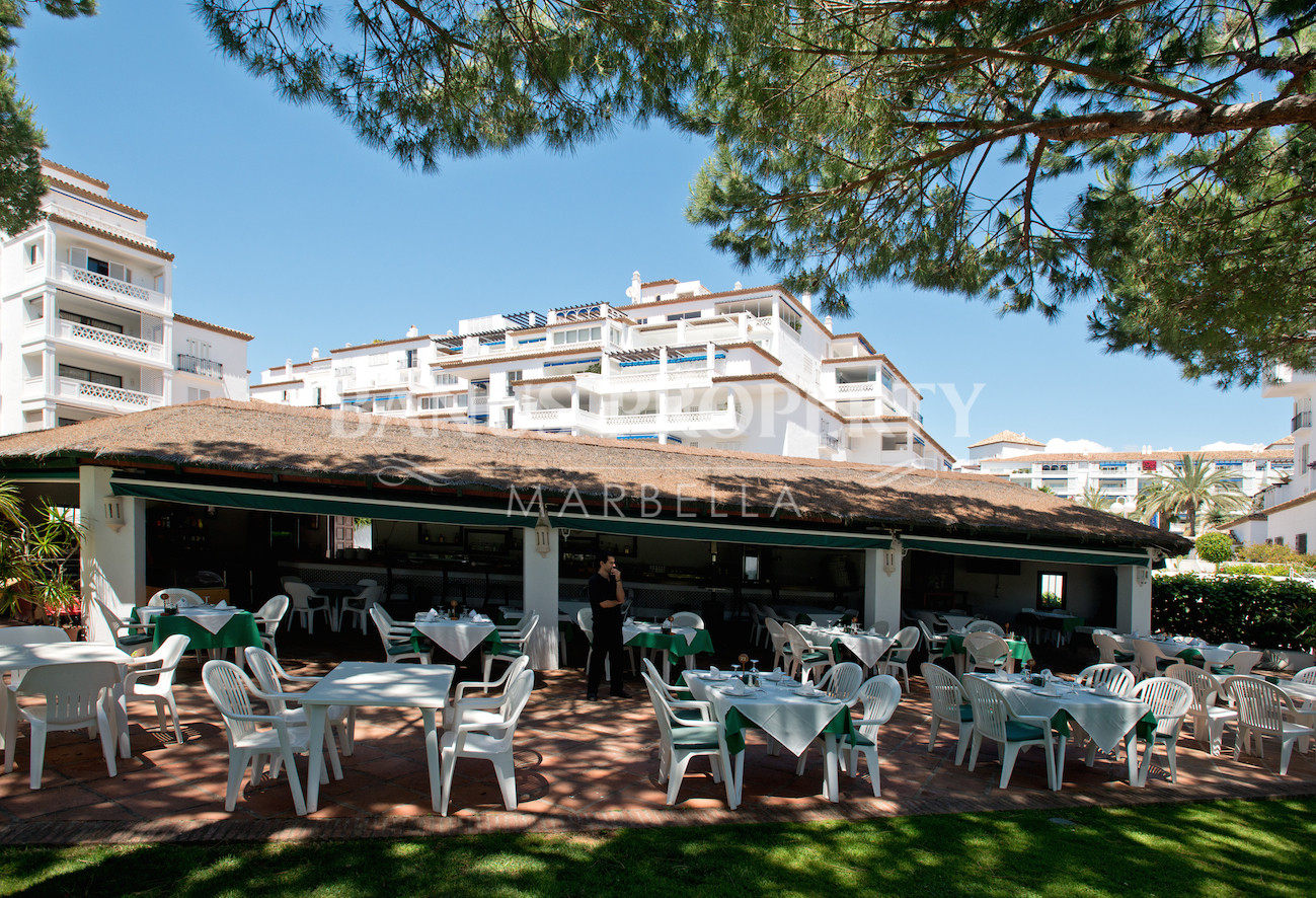 Two-bedroom apartment for sale in Casas Córdoba, within prestigious Playas del Duque in Puerto Banús