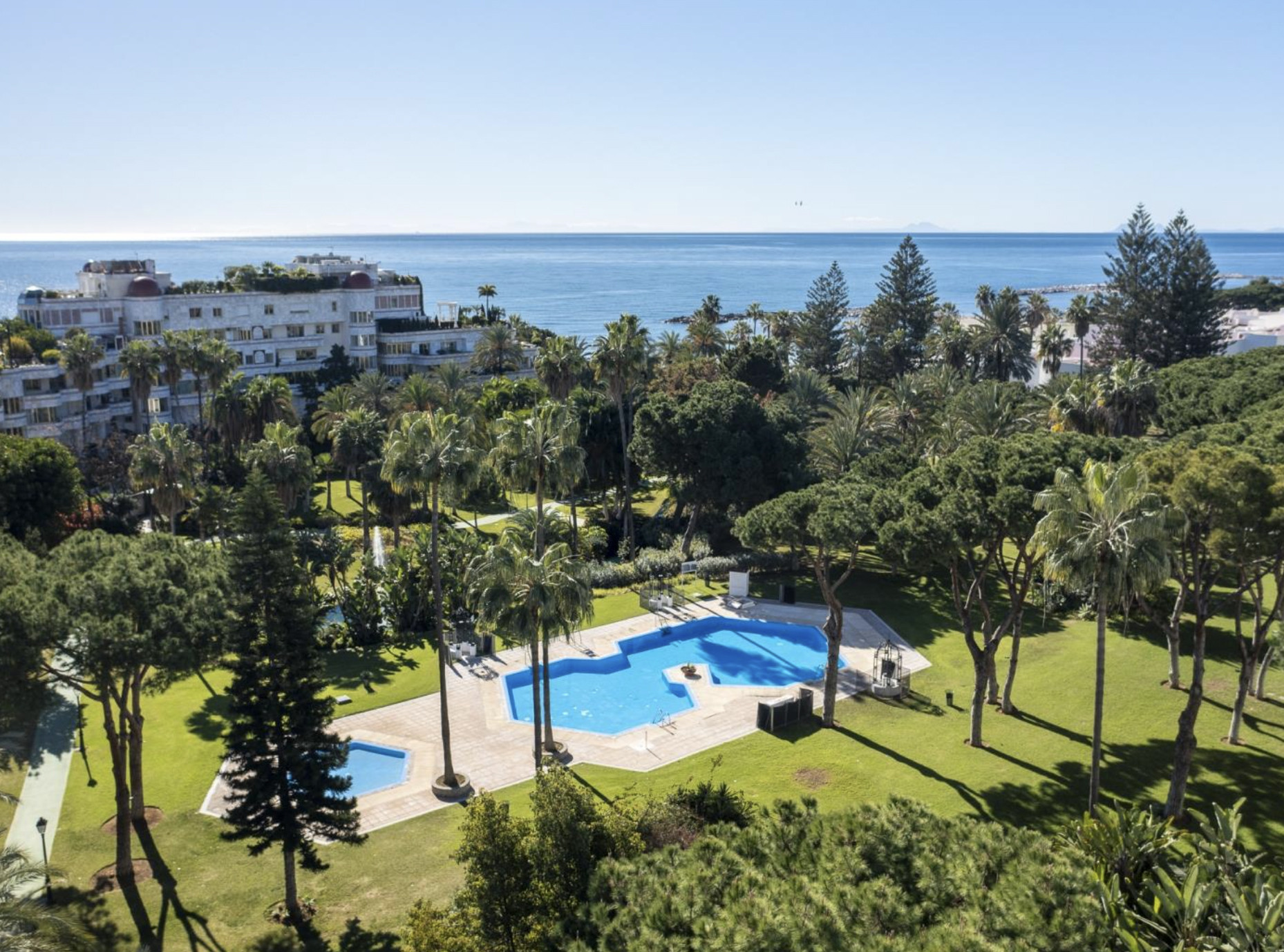 Exclusive 2-Bedroom apartment in Playas del Duque