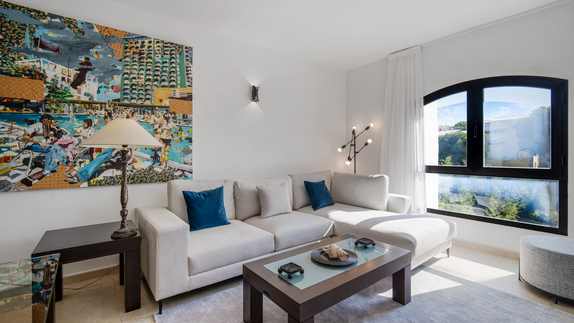 Exclusive 2-Bedroom apartment in Playas del Duque