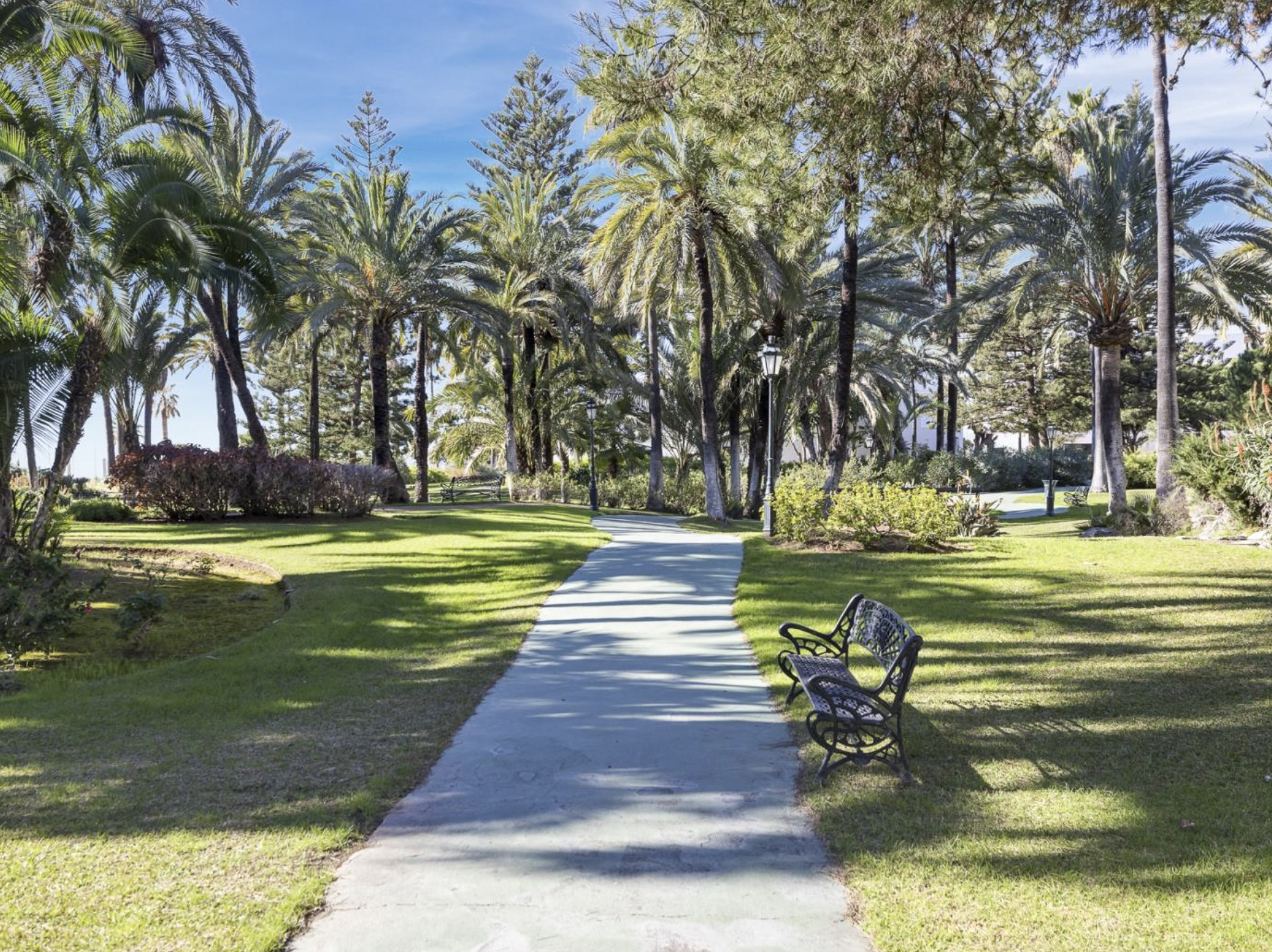 Exclusivo apartamento de dos dormitorios en Playas del Duque