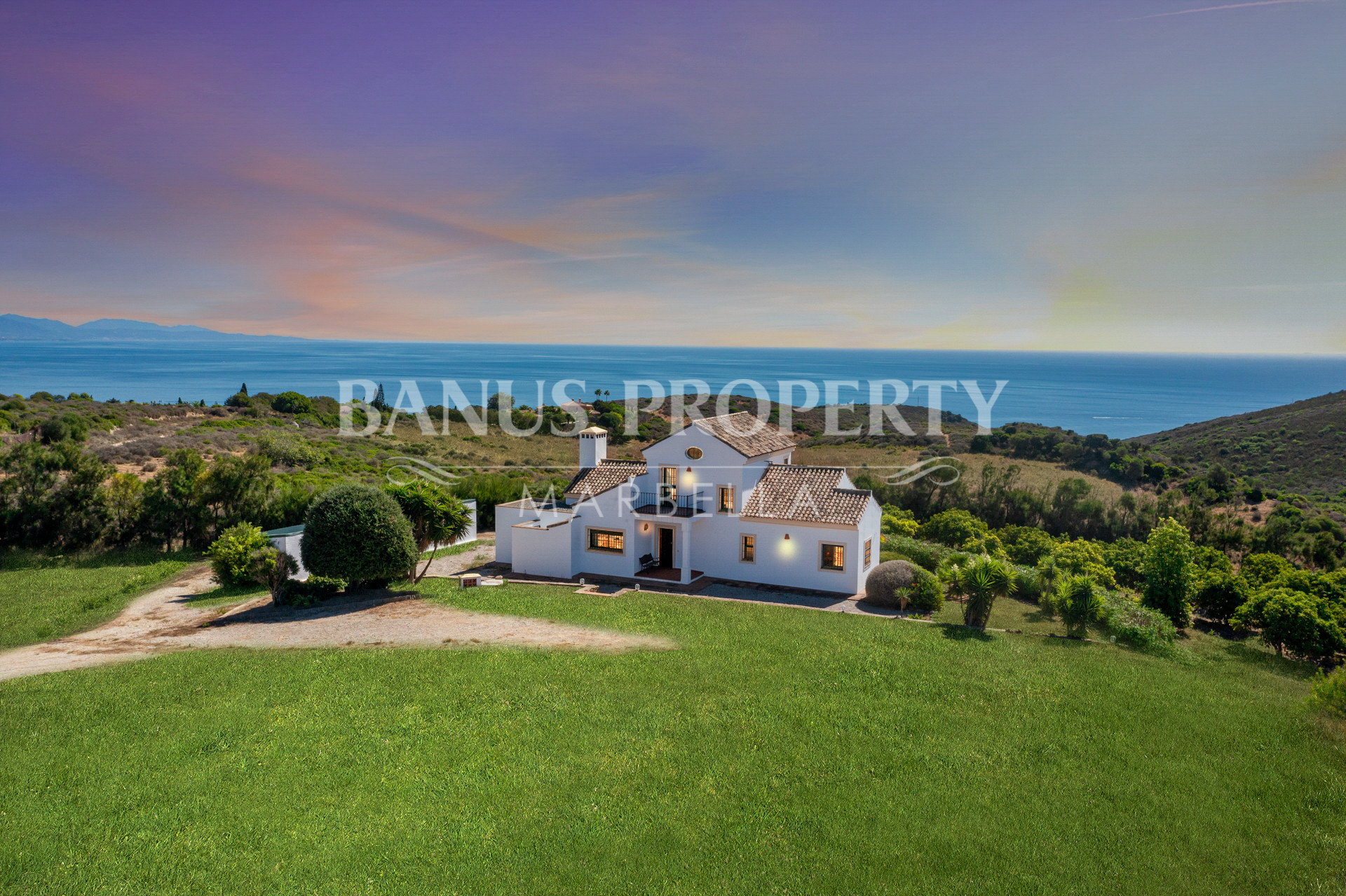 Spectacular country home in Manilva with panoramic sea views ideal for horse riding lovers