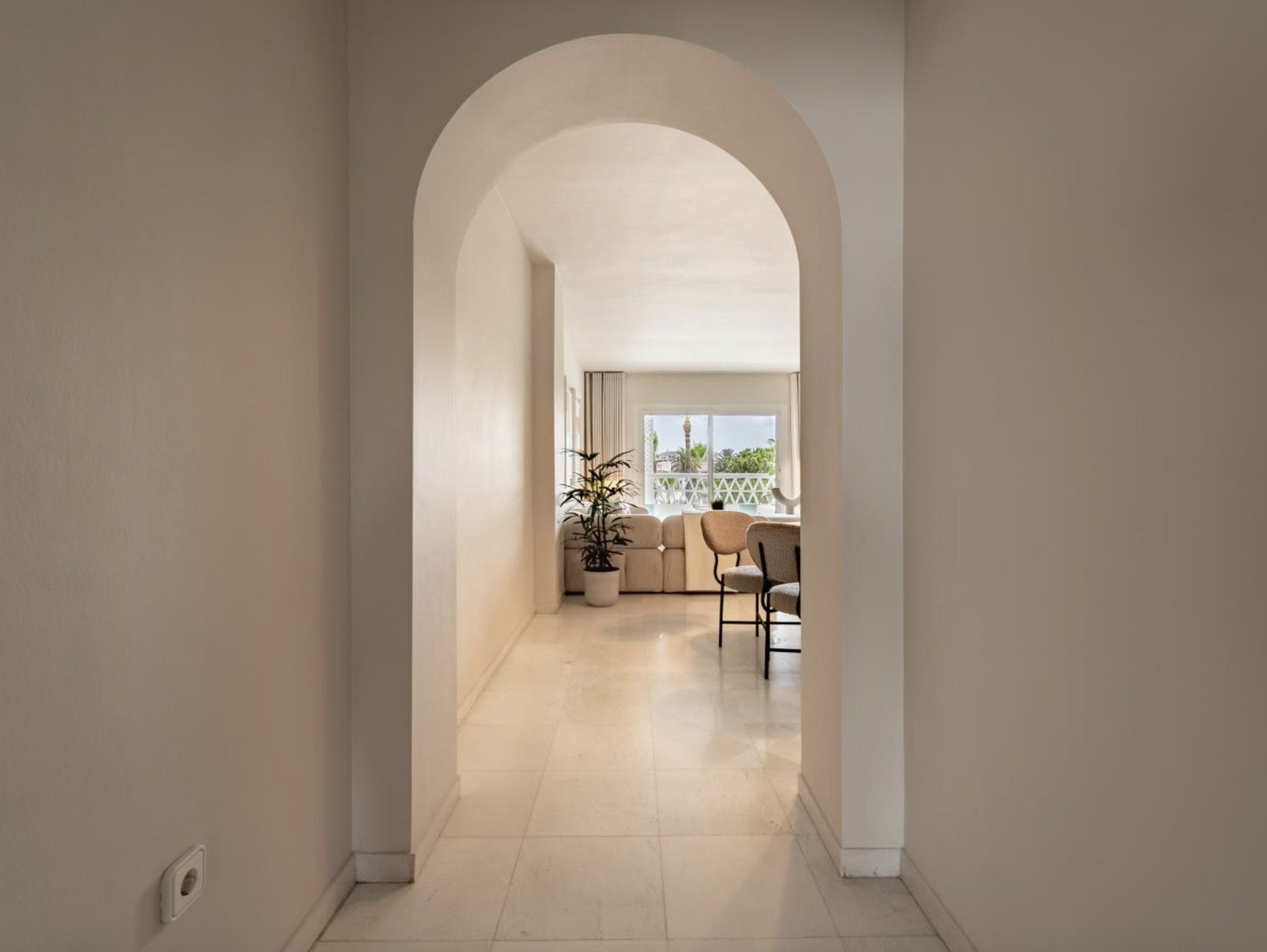Modern apartment for sale in Puerto Banús – Las Gaviotas Complex