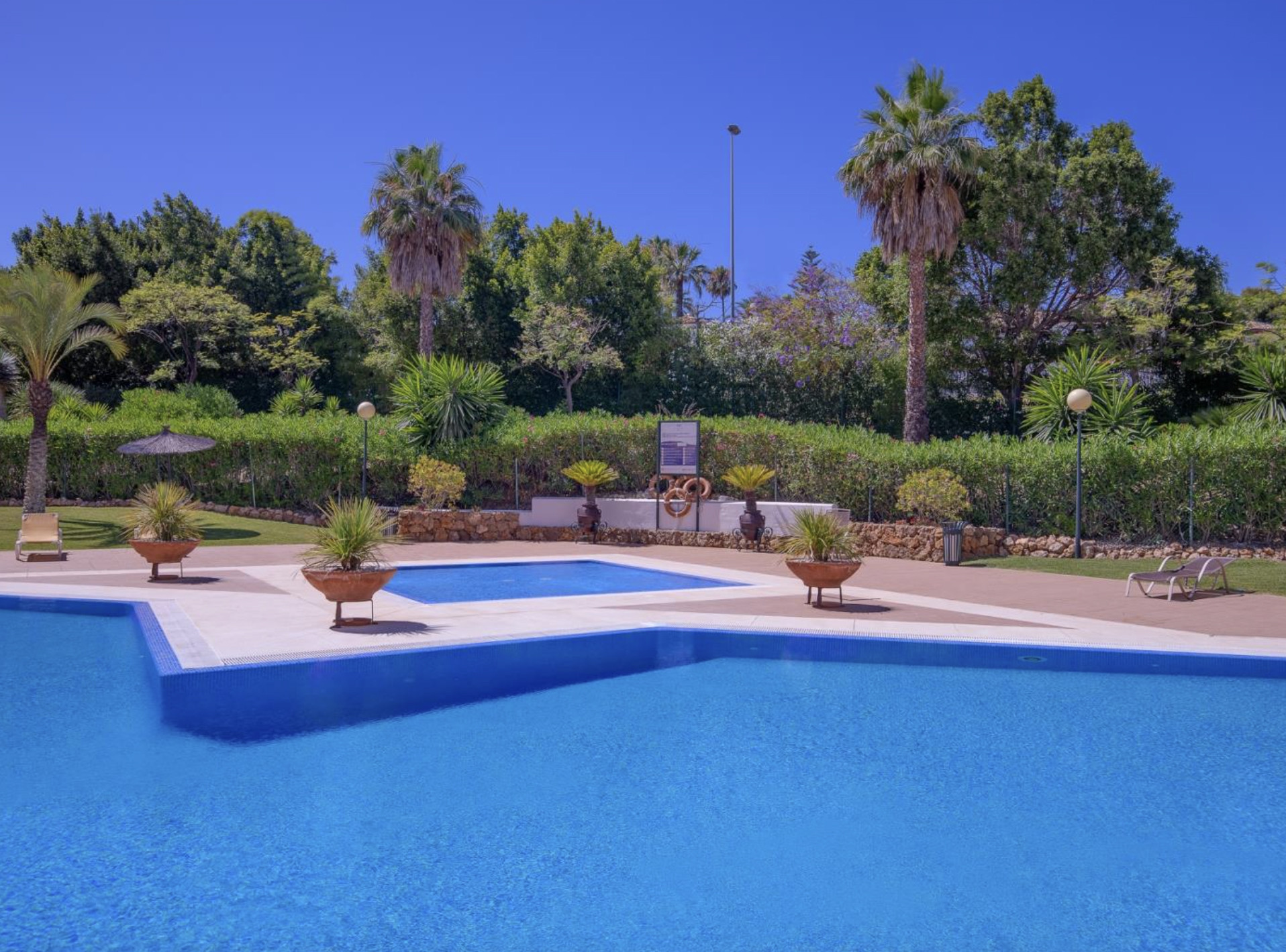Modern apartment for sale in Puerto Banús – Las Gaviotas Complex