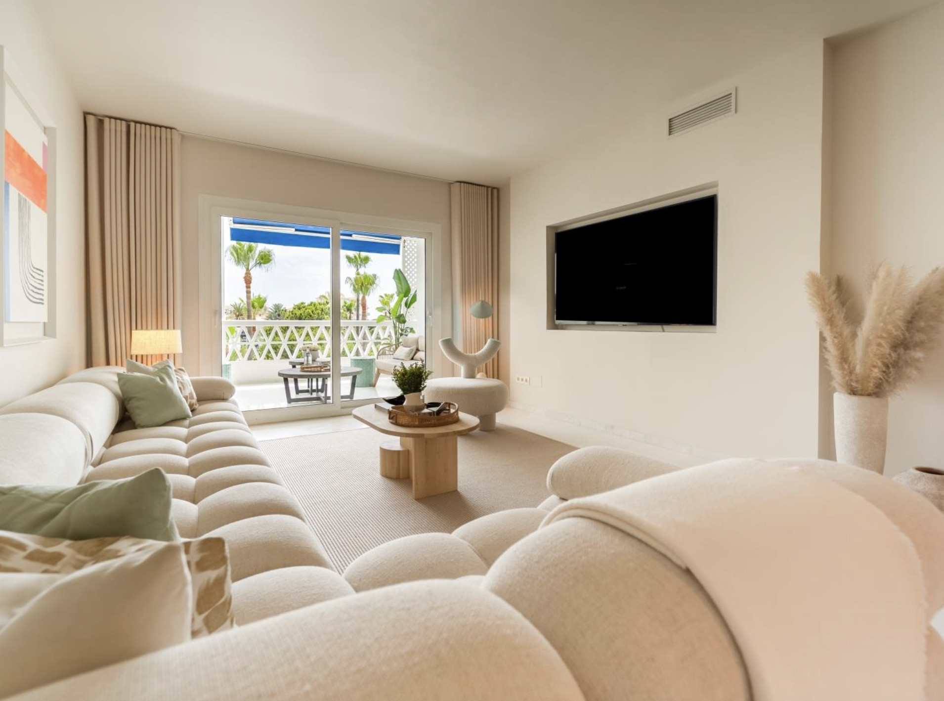 Modern apartment for sale in Puerto Banús – Las Gaviotas Complex