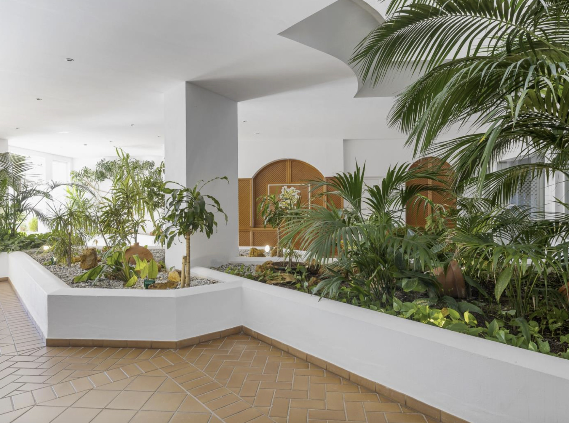 Modern apartment for sale in Puerto Banús – Las Gaviotas Complex