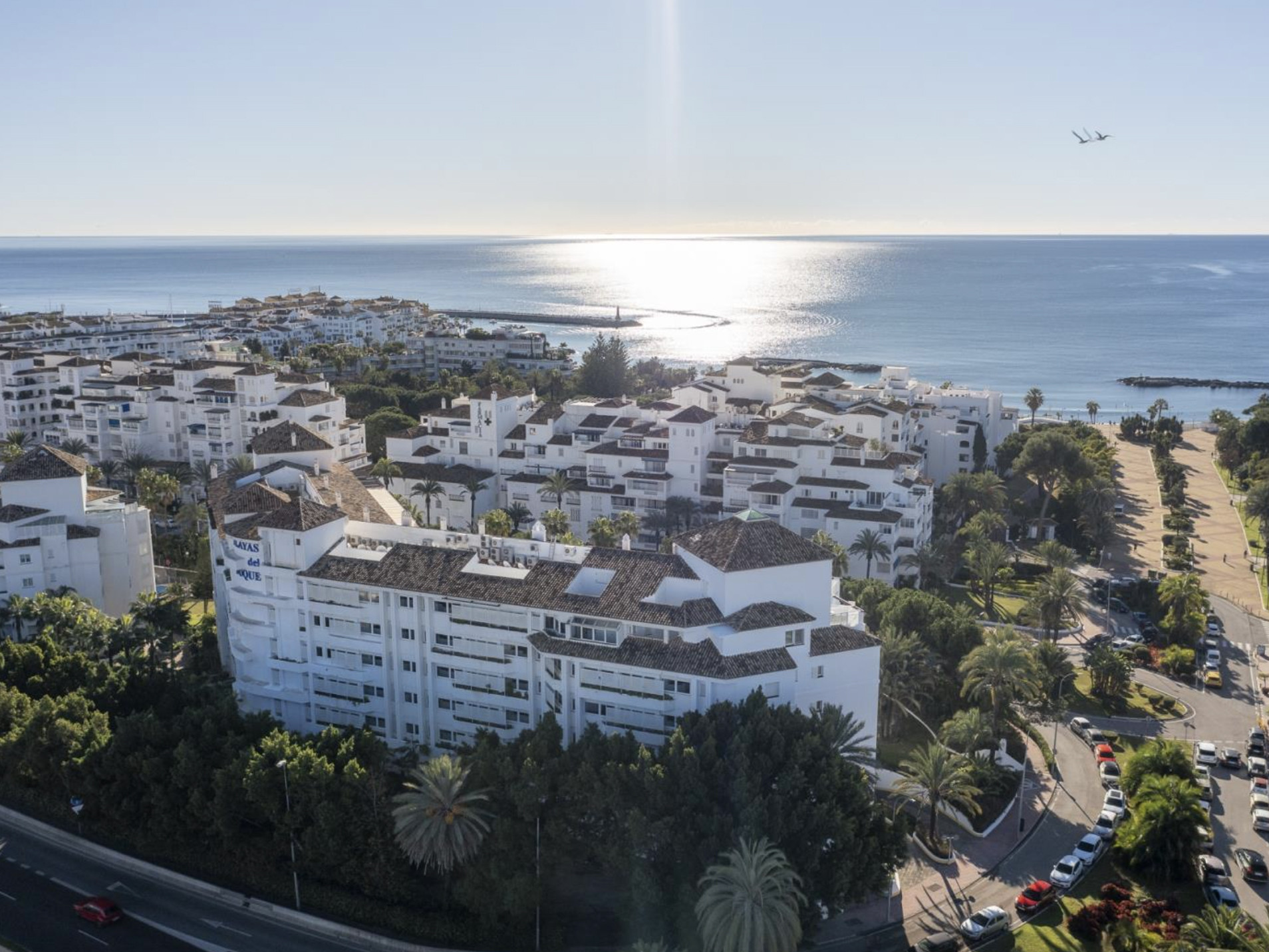 Modern apartment for sale in Puerto Banús – Las Gaviotas Complex