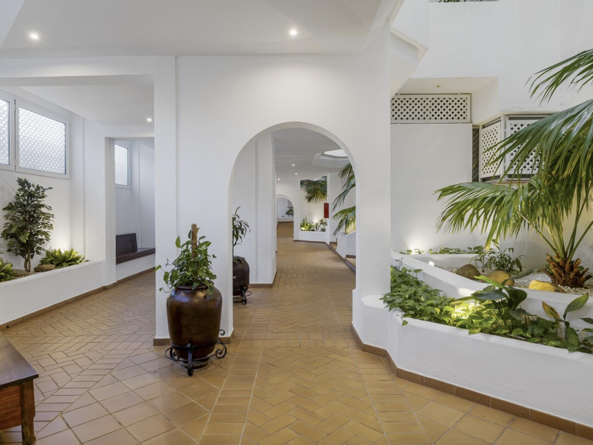Modern apartment for sale in Puerto Banús – Las Gaviotas Complex