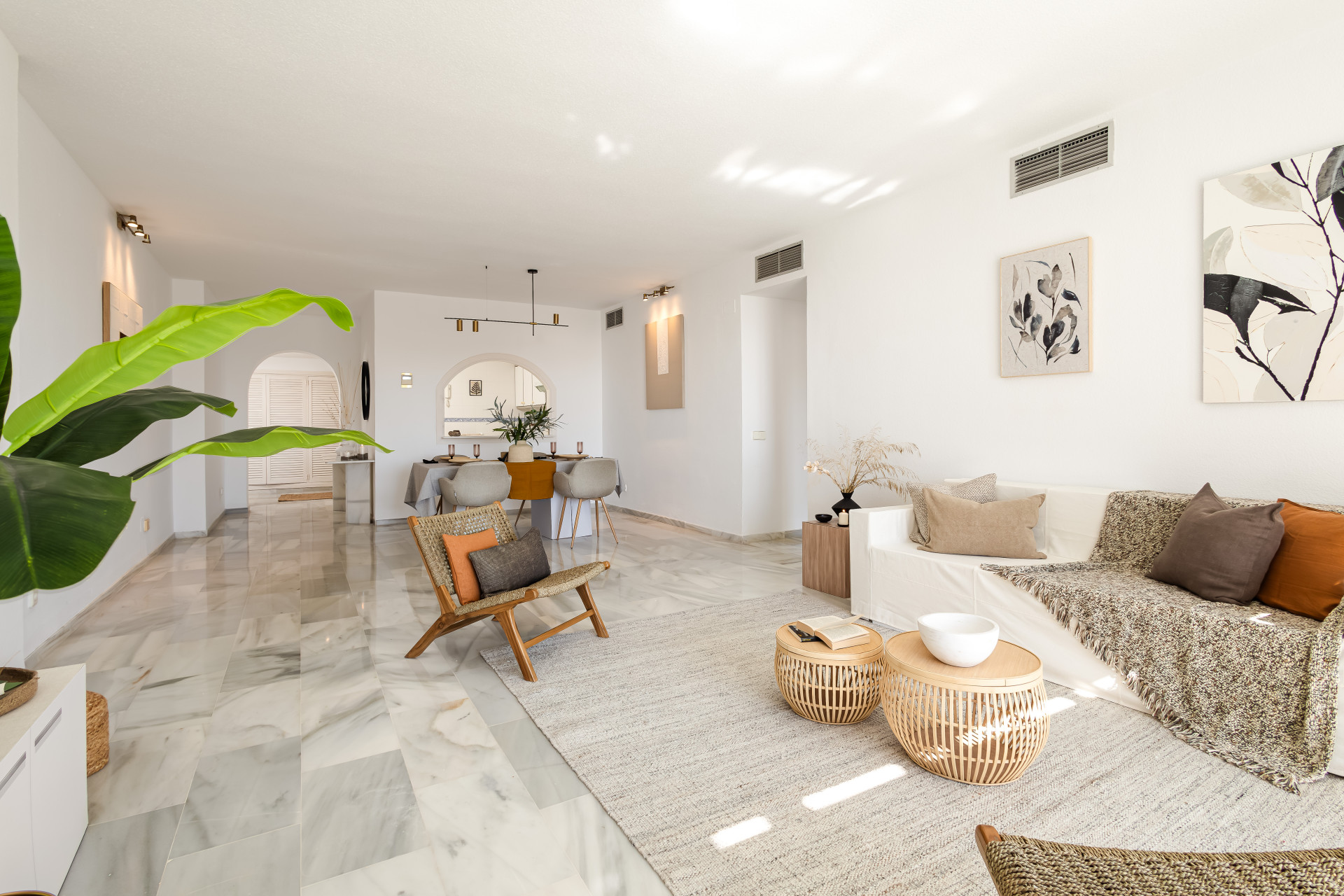 Exclusivo apartamento en Playas del Duque - Puerto Banús | 3 Dormitorios + 3 Baños