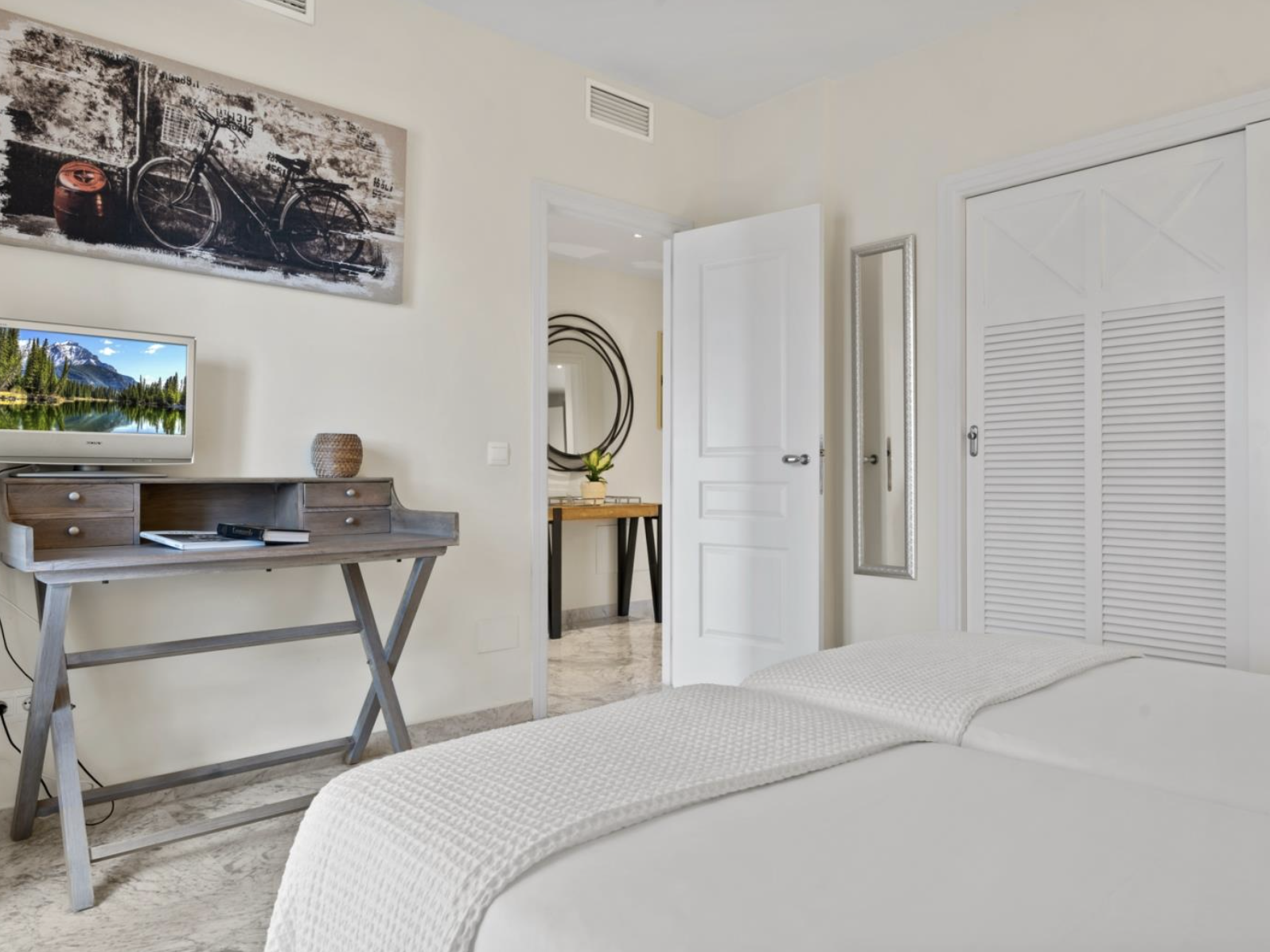 2-Bedroom Apartment in Las Gaviotas, Puerto Banús
