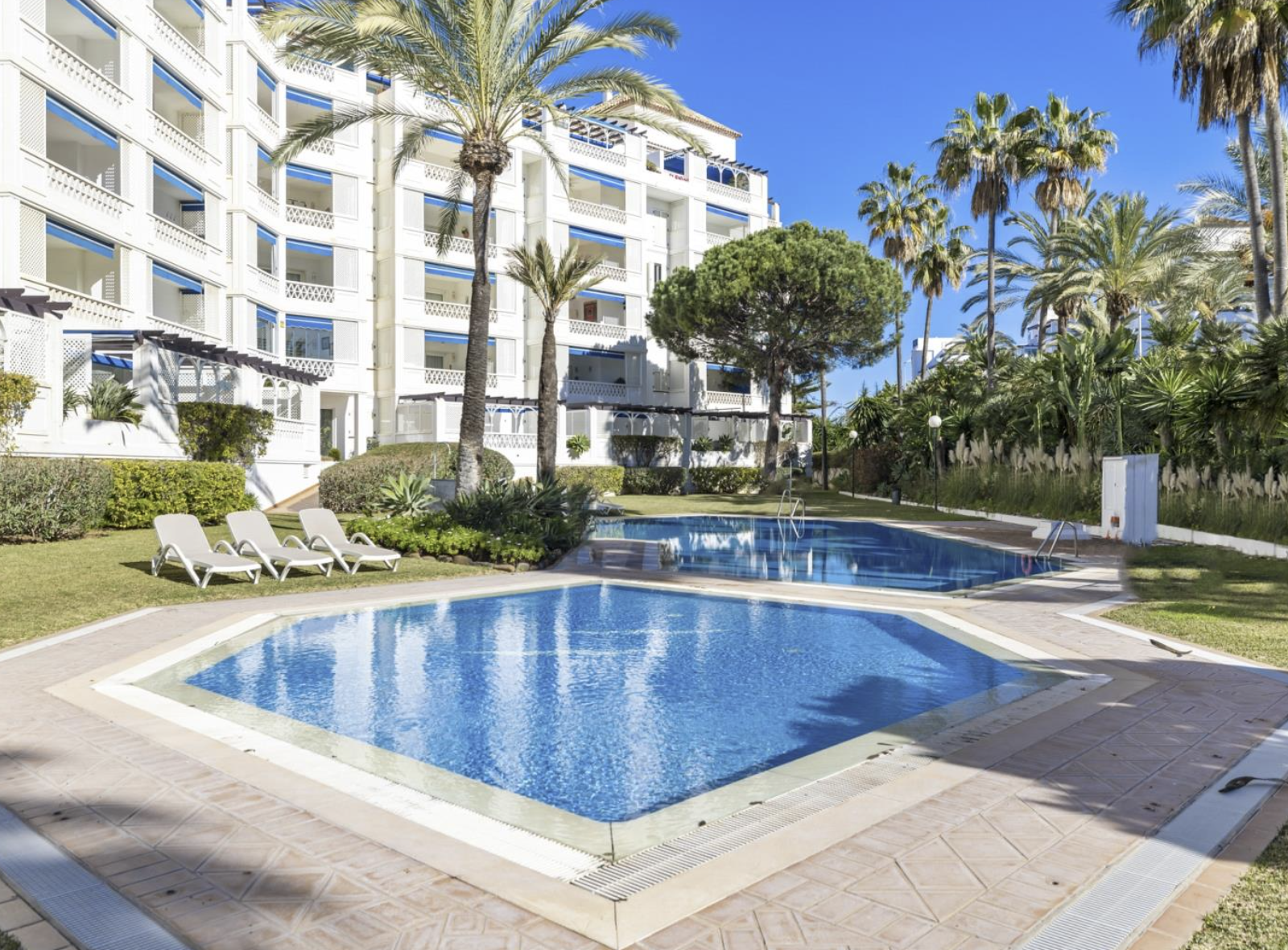 2-Bedroom Apartment in Las Gaviotas, Puerto Banús