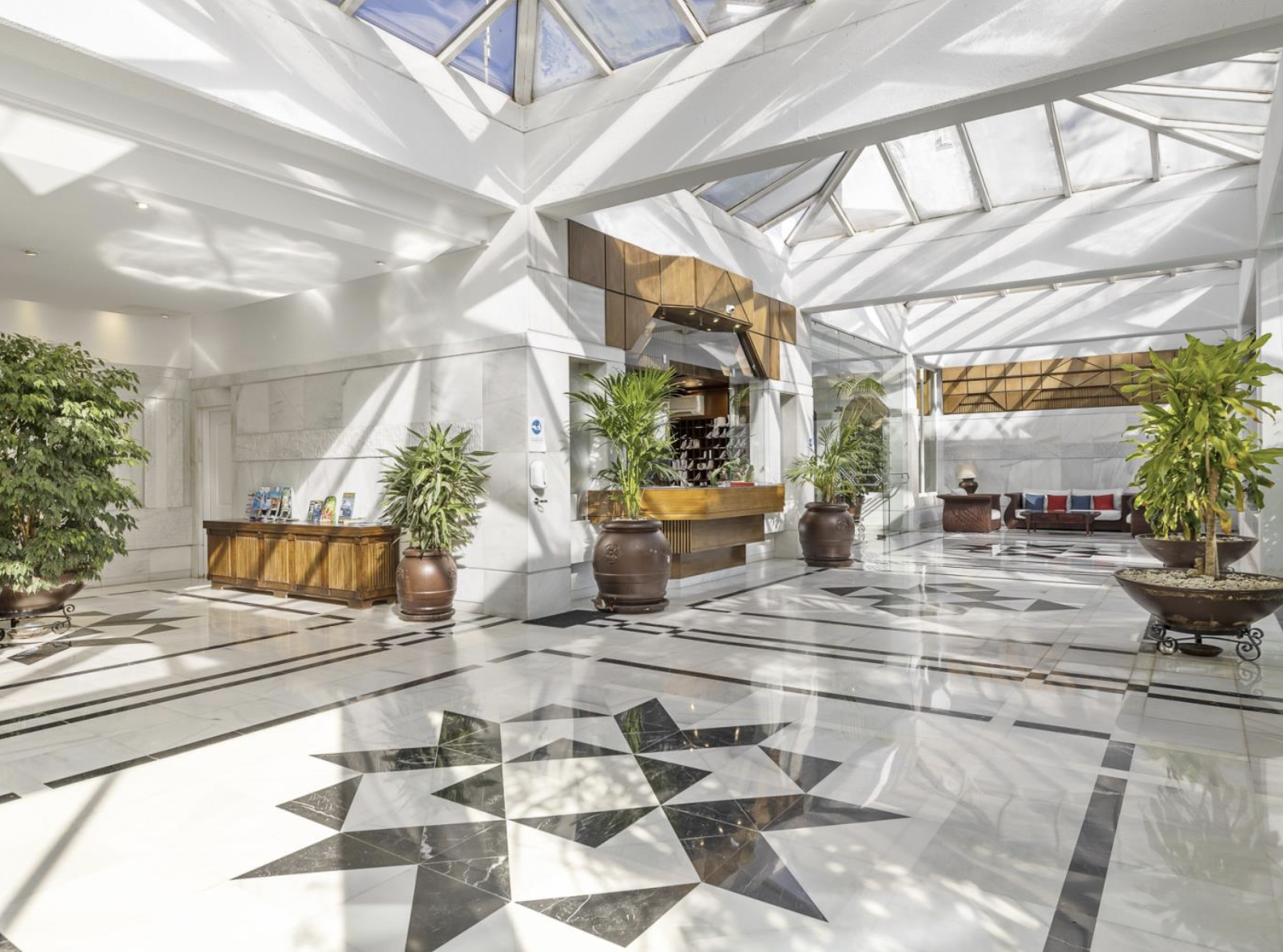 2-Bedroom Apartment in Las Gaviotas, Puerto Banús