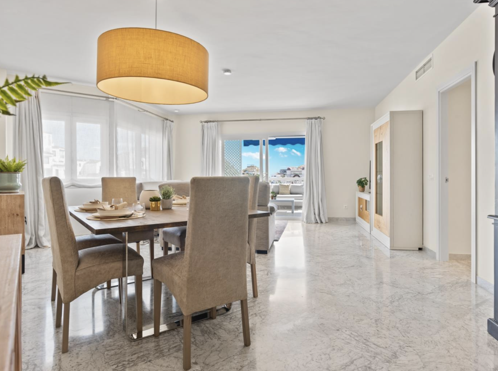 2-Bedroom Apartment in Las Gaviotas, Puerto Banús