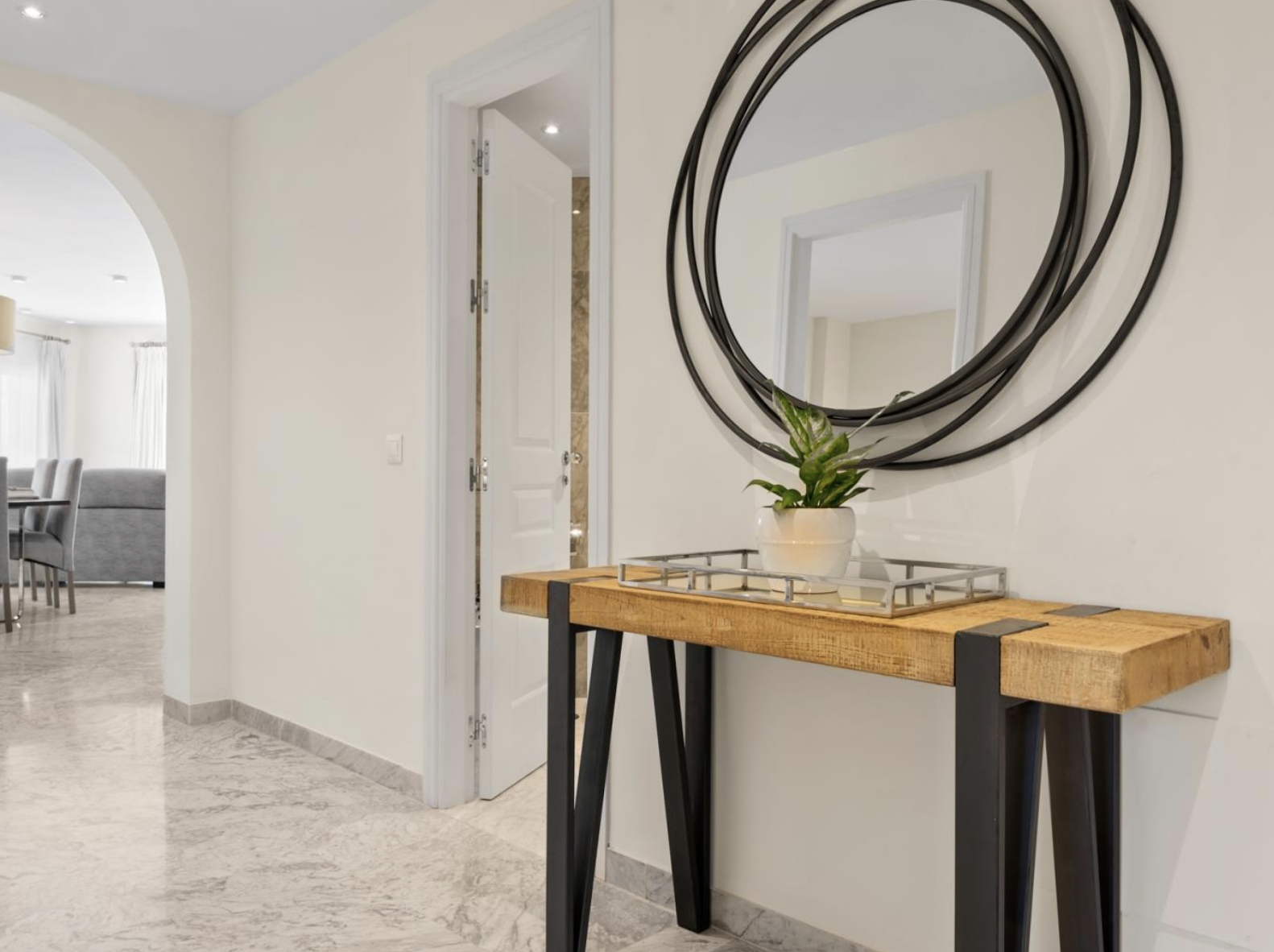 2-Bedroom Apartment in Las Gaviotas, Puerto Banús