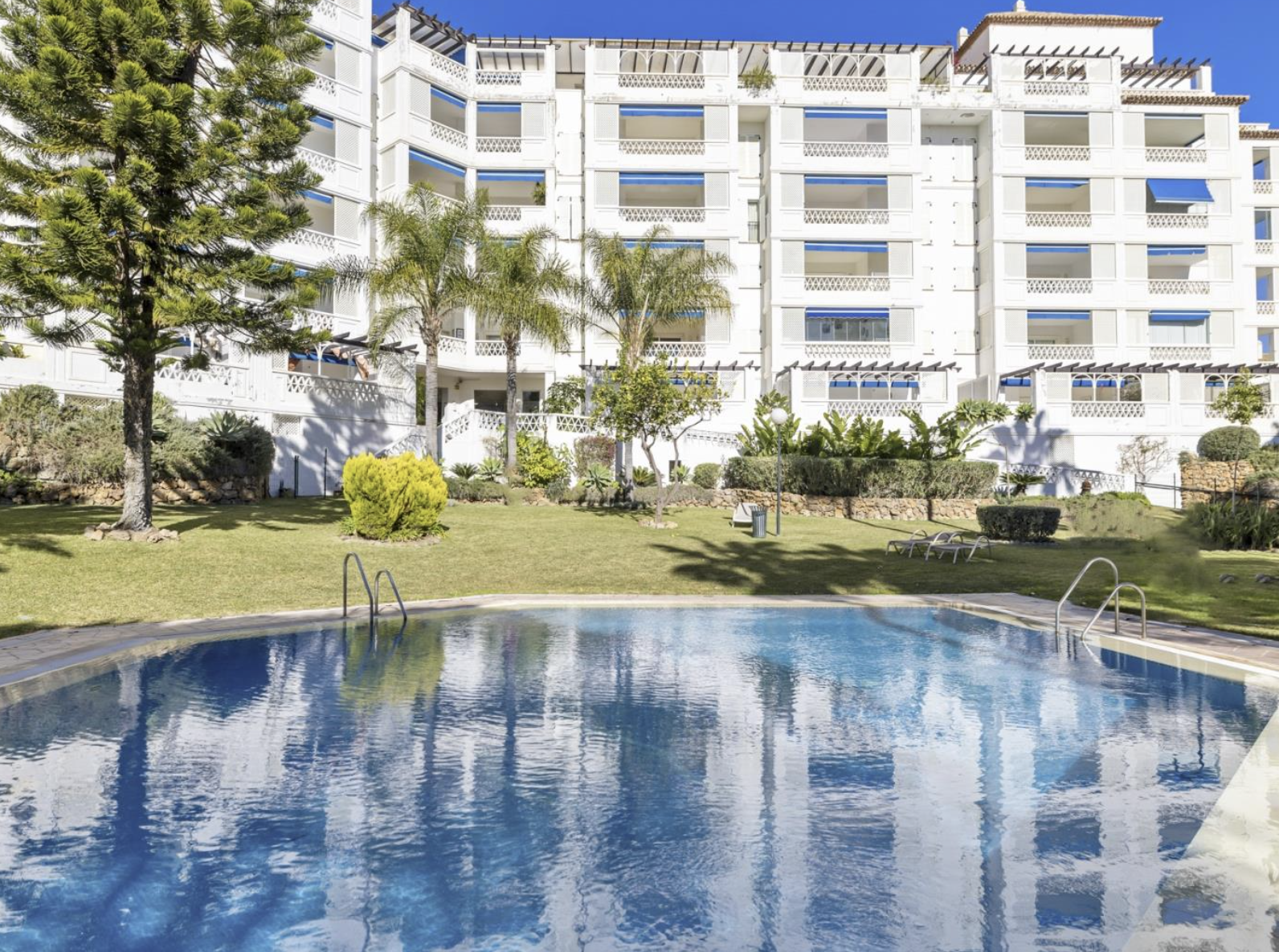 2-Bedroom Apartment in Las Gaviotas, Puerto Banús