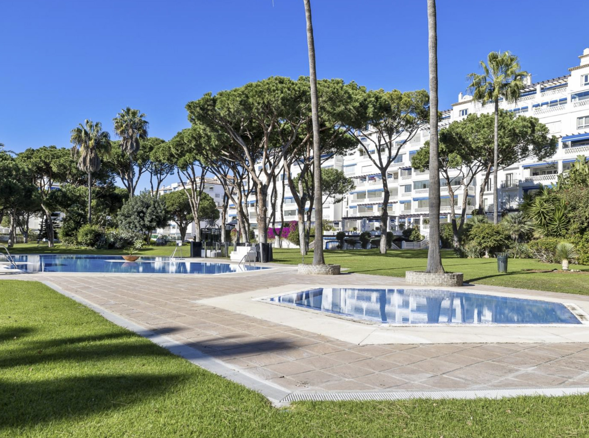 Exclusivo apartamento en Playas del Duque - Puerto Banús | 3 Dormitorios + 2 Baños