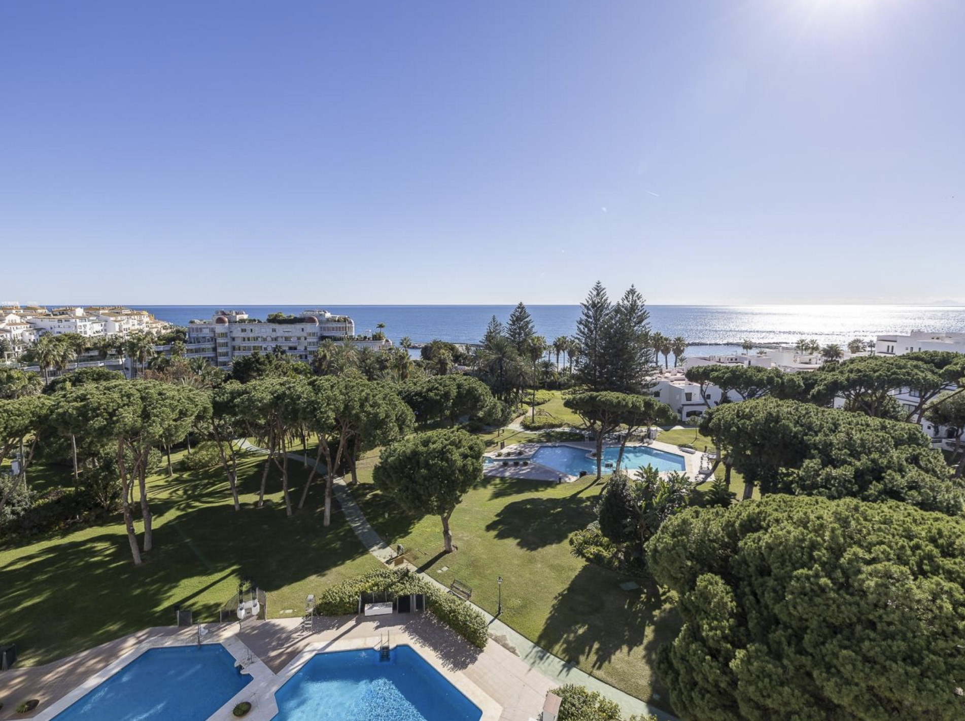 Exclusivo apartamento en Playas del Duque - Puerto Banús | 3 Dormitorios + 2 Baños