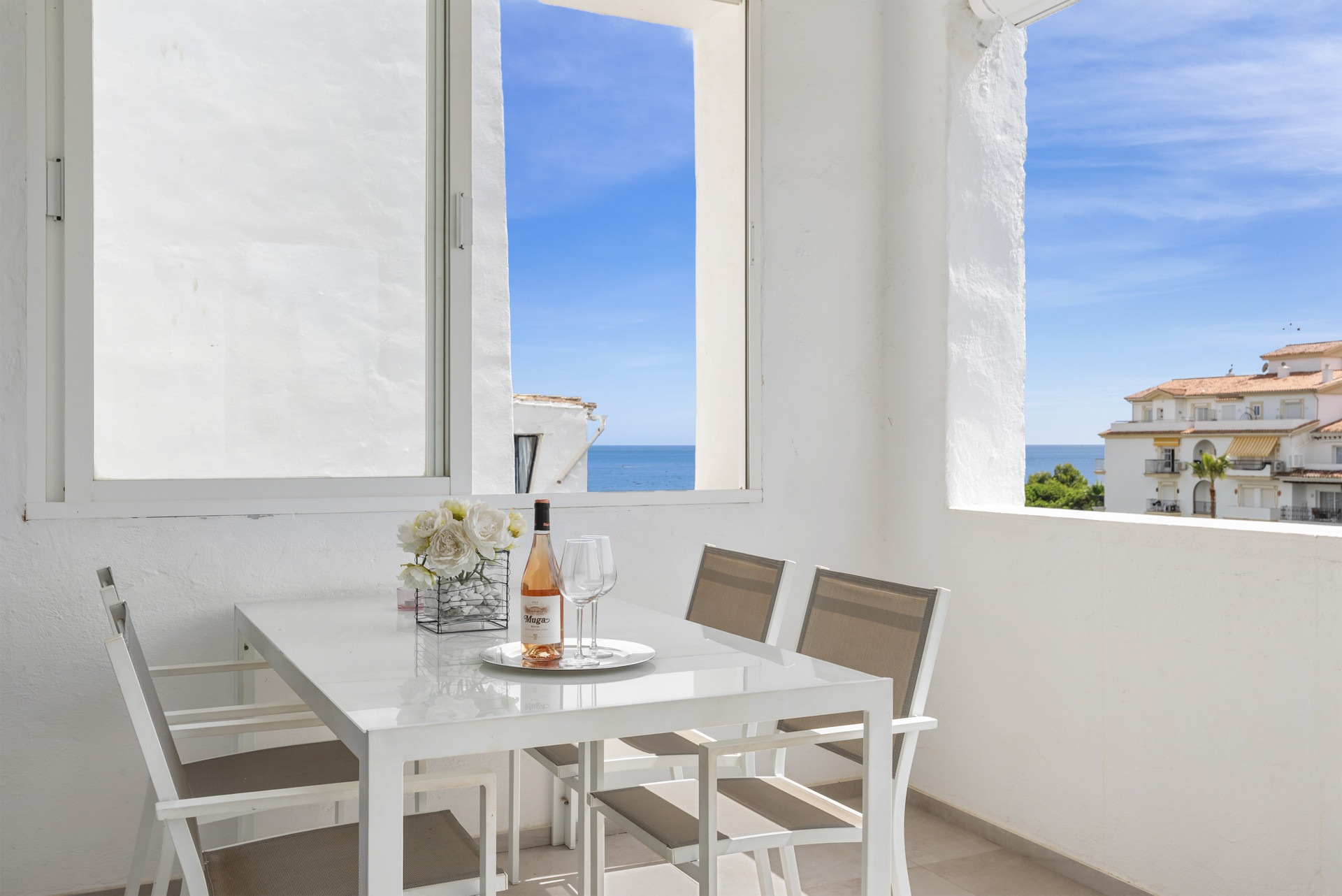 Exclusivo apartamento en Playas del Duque - Puerto Banús | 3 Dormitorios + 2 Baños