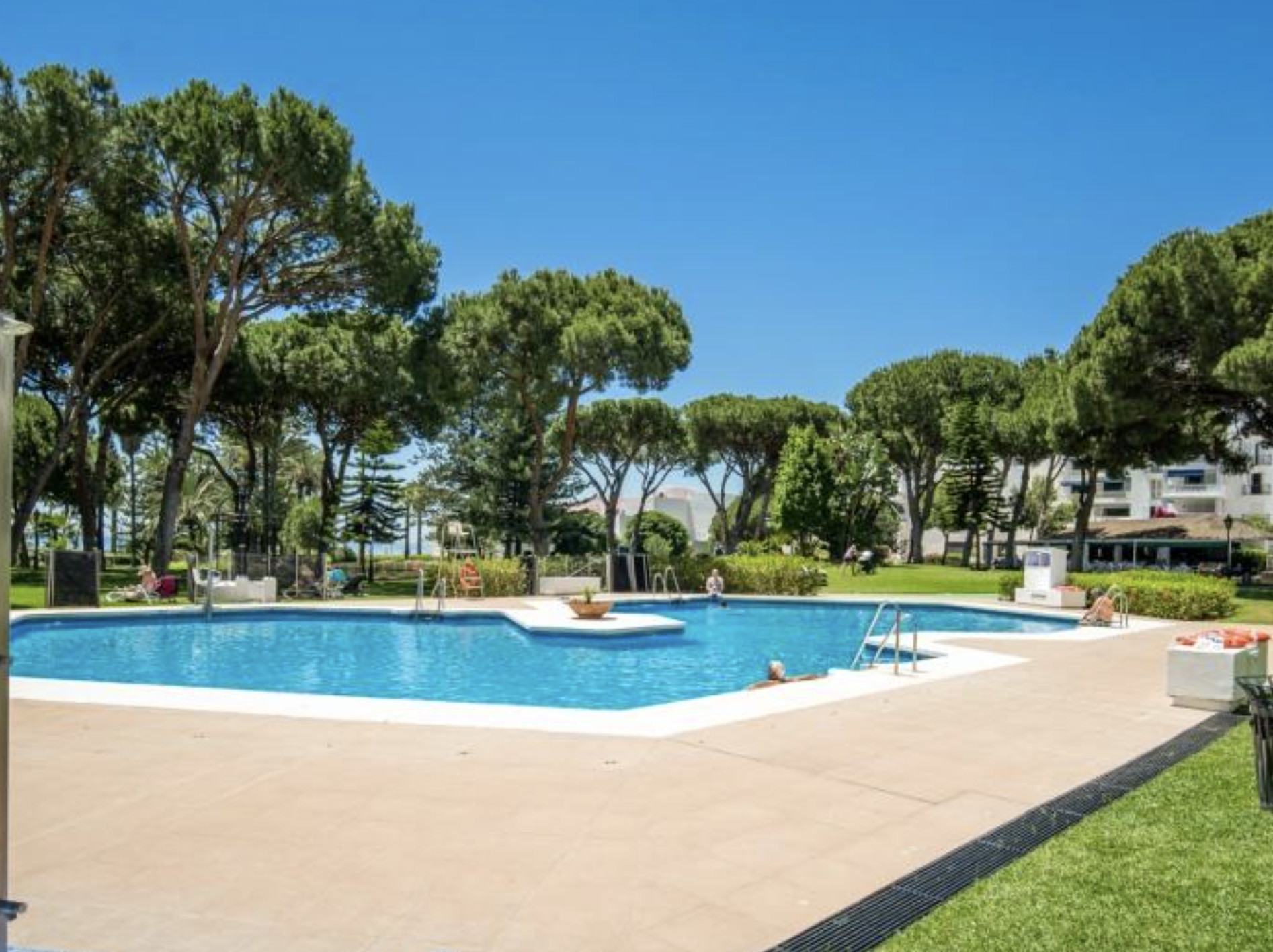 Exclusivo apartamento en Playas del Duque - Puerto Banús | 3 Dormitorios + 2 Baños