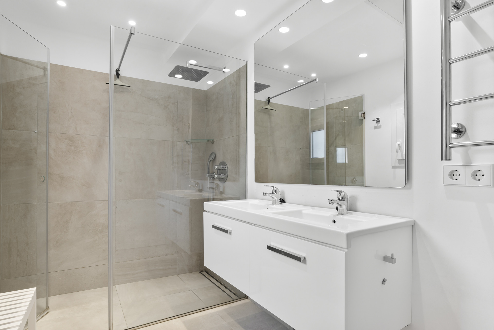 Exclusivo apartamento en Playas del Duque - Puerto Banús | 3 Dormitorios + 2 Baños