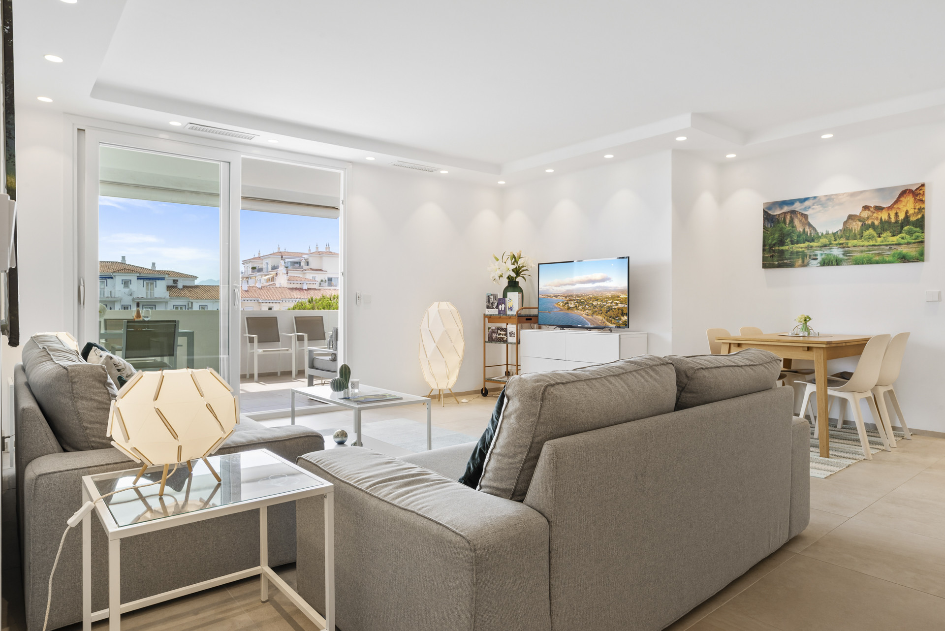 Exclusivo apartamento en Playas del Duque - Puerto Banús | 3 Dormitorios + 2 Baños