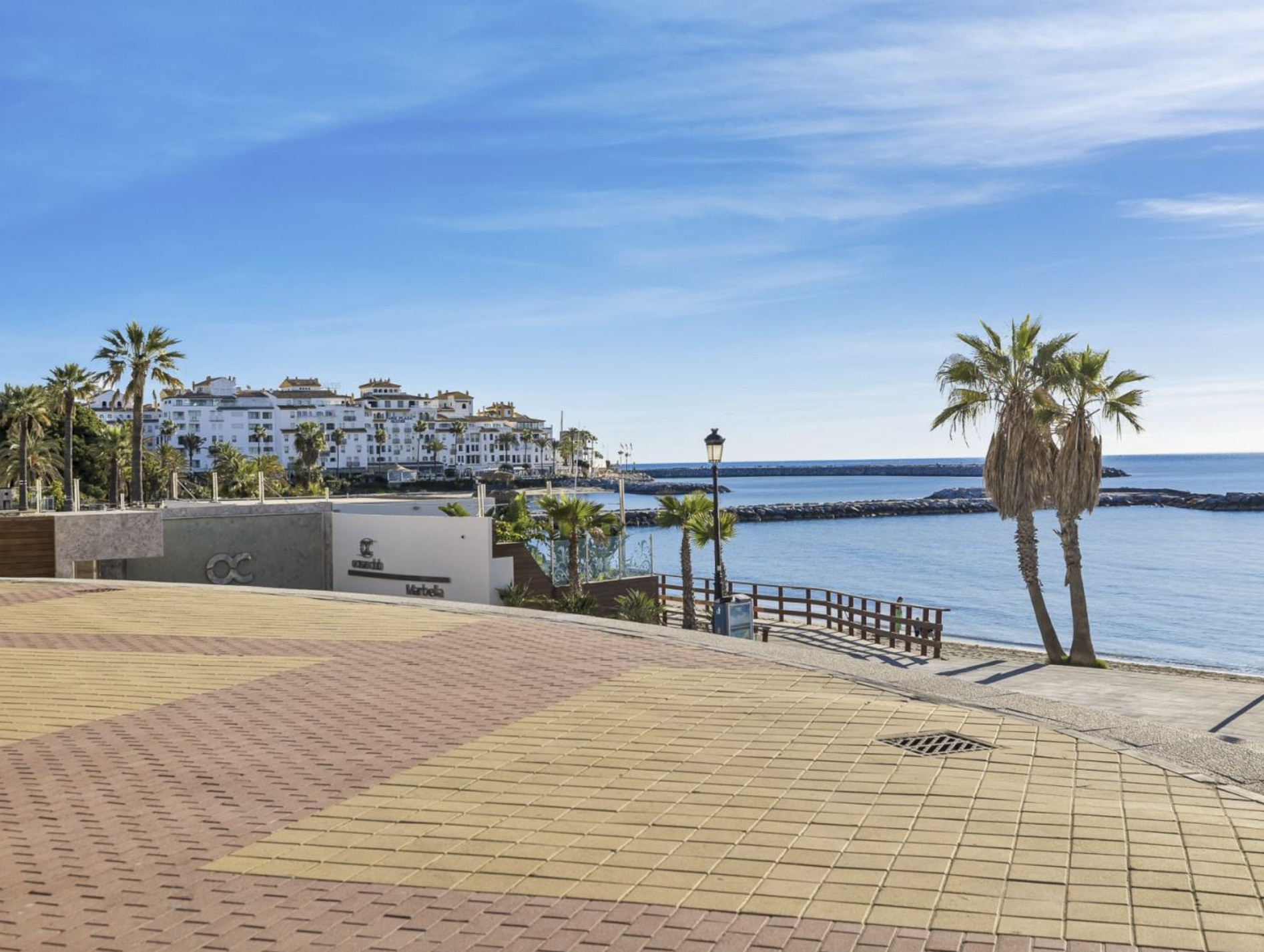 Exclusivo apartamento en Playas del Duque - Puerto Banús | 3 Dormitorios + 2 Baños