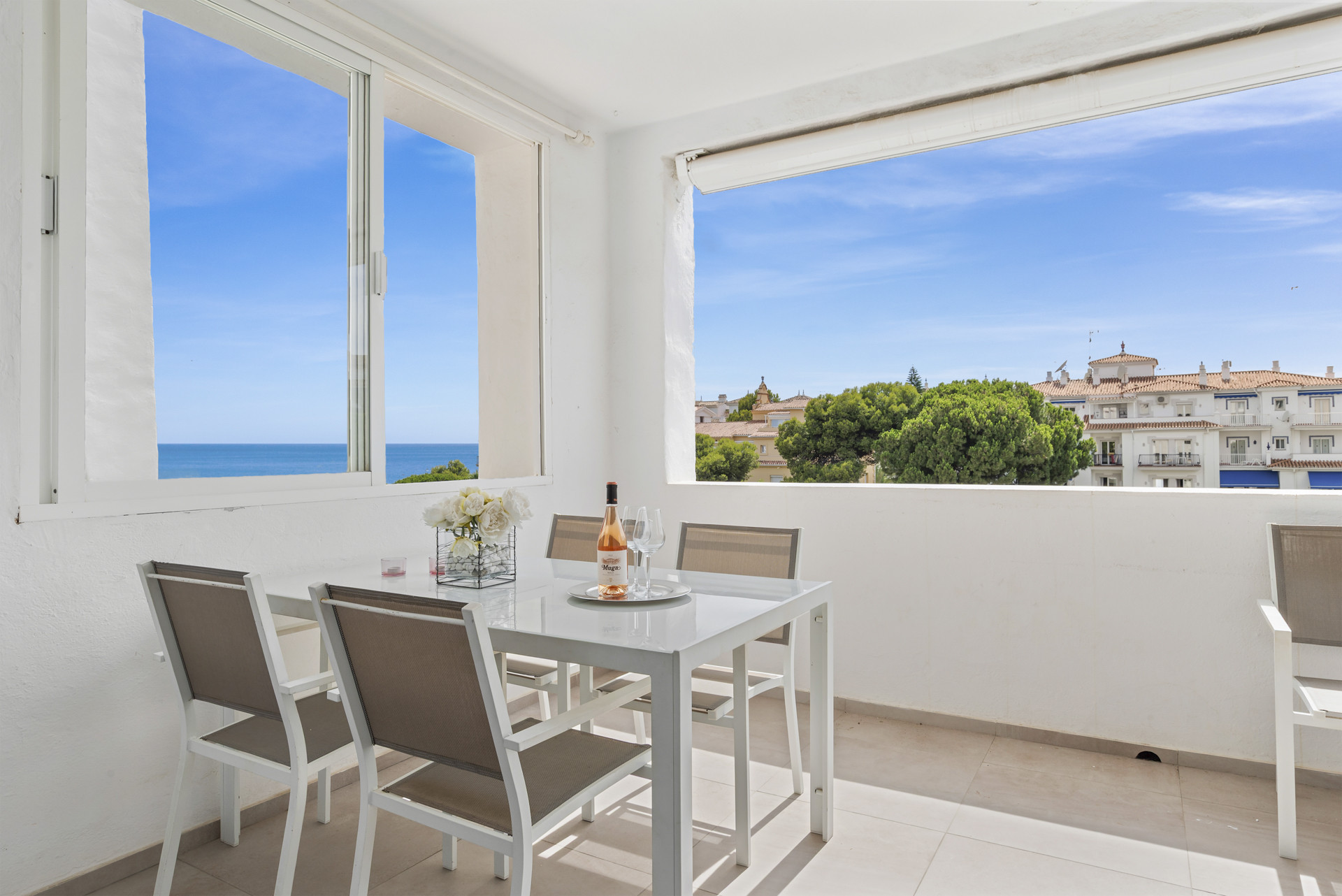 Exclusivo apartamento en Playas del Duque - Puerto Banús | 3 Dormitorios + 2 Baños
