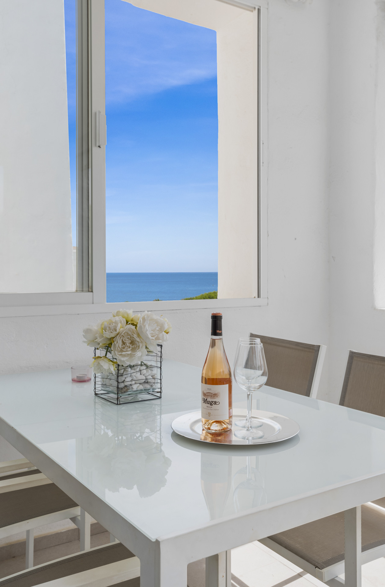 Exclusivo apartamento en Playas del Duque - Puerto Banús | 3 Dormitorios + 2 Baños