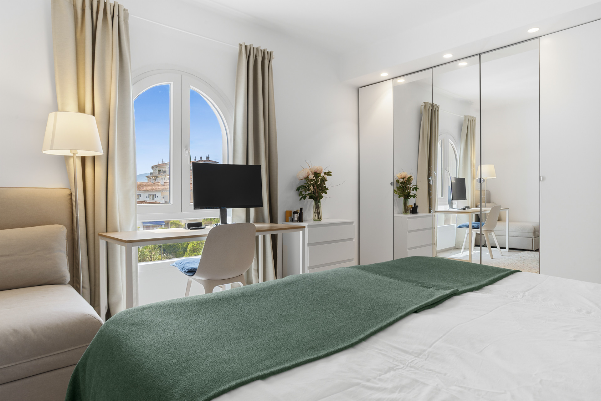 Exclusivo apartamento en Playas del Duque - Puerto Banús | 3 Dormitorios + 2 Baños