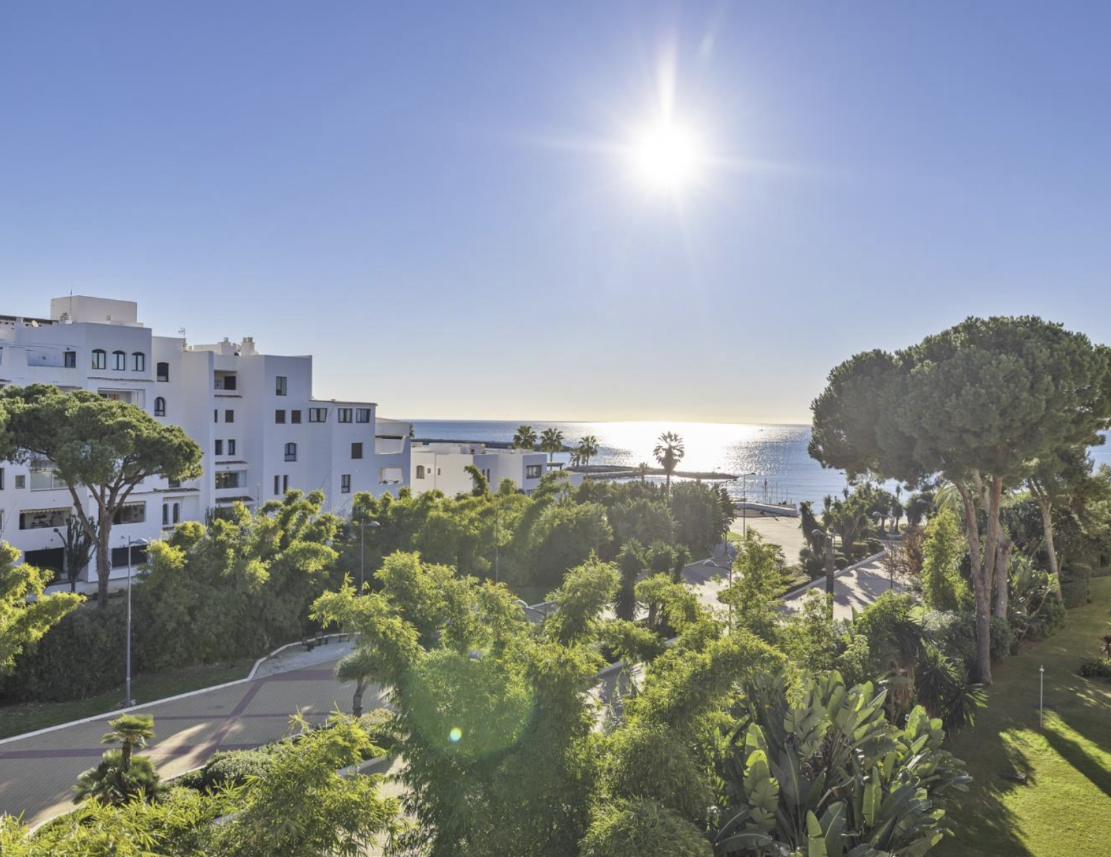 Charming renovated studio in Medina Garden, Puerto Banús with tourist licence