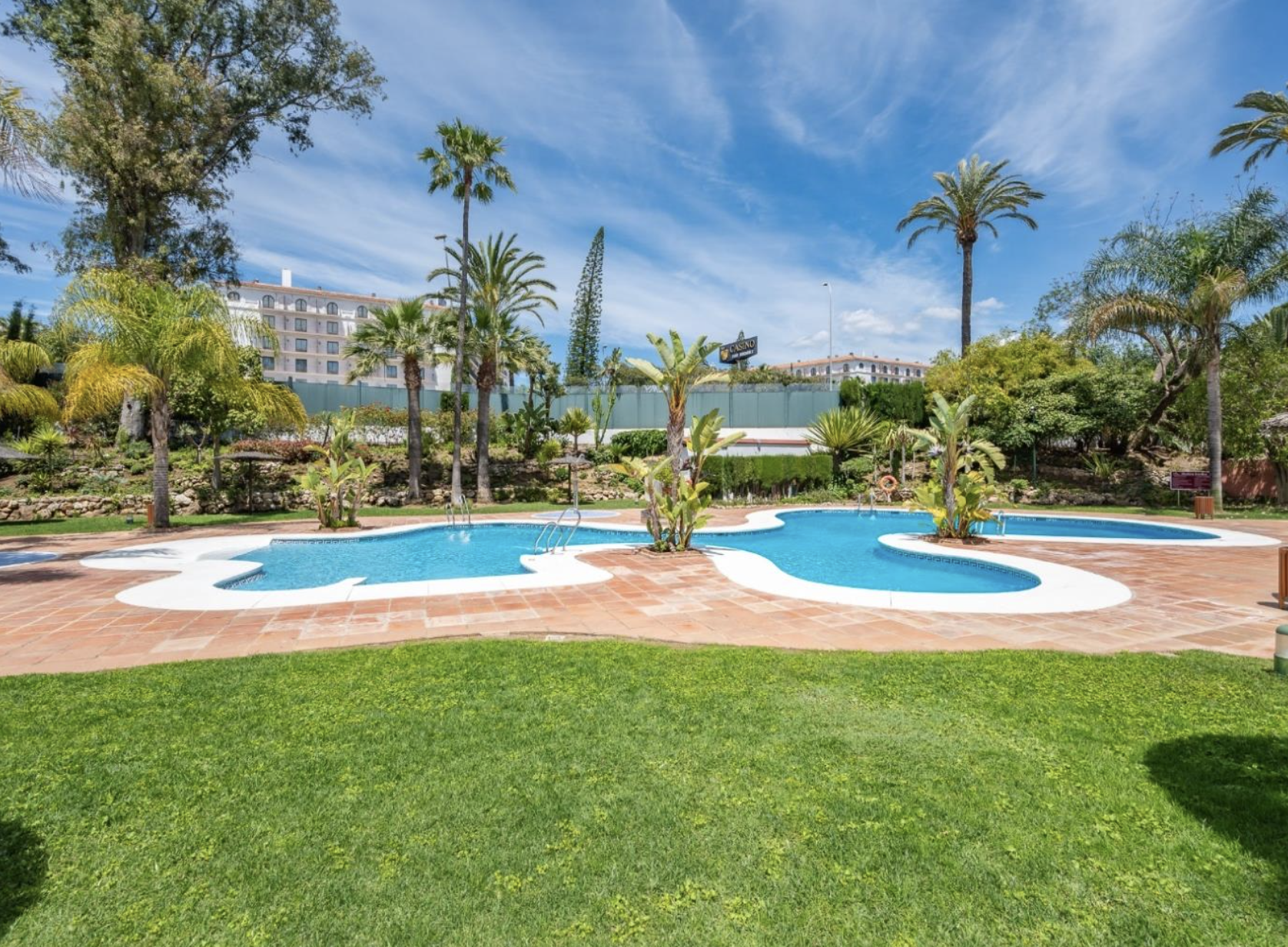 Charming renovated studio in Medina Garden, Puerto Banús with tourist licence
