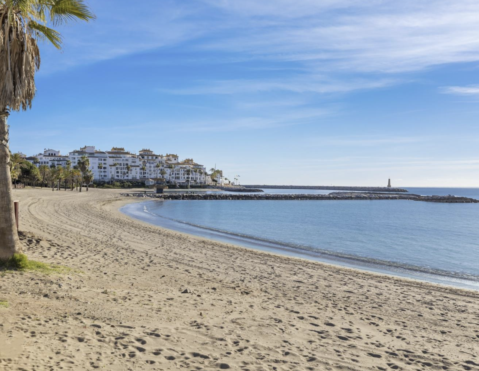 Charming renovated studio in Medina Garden, Puerto Banús with tourist licence