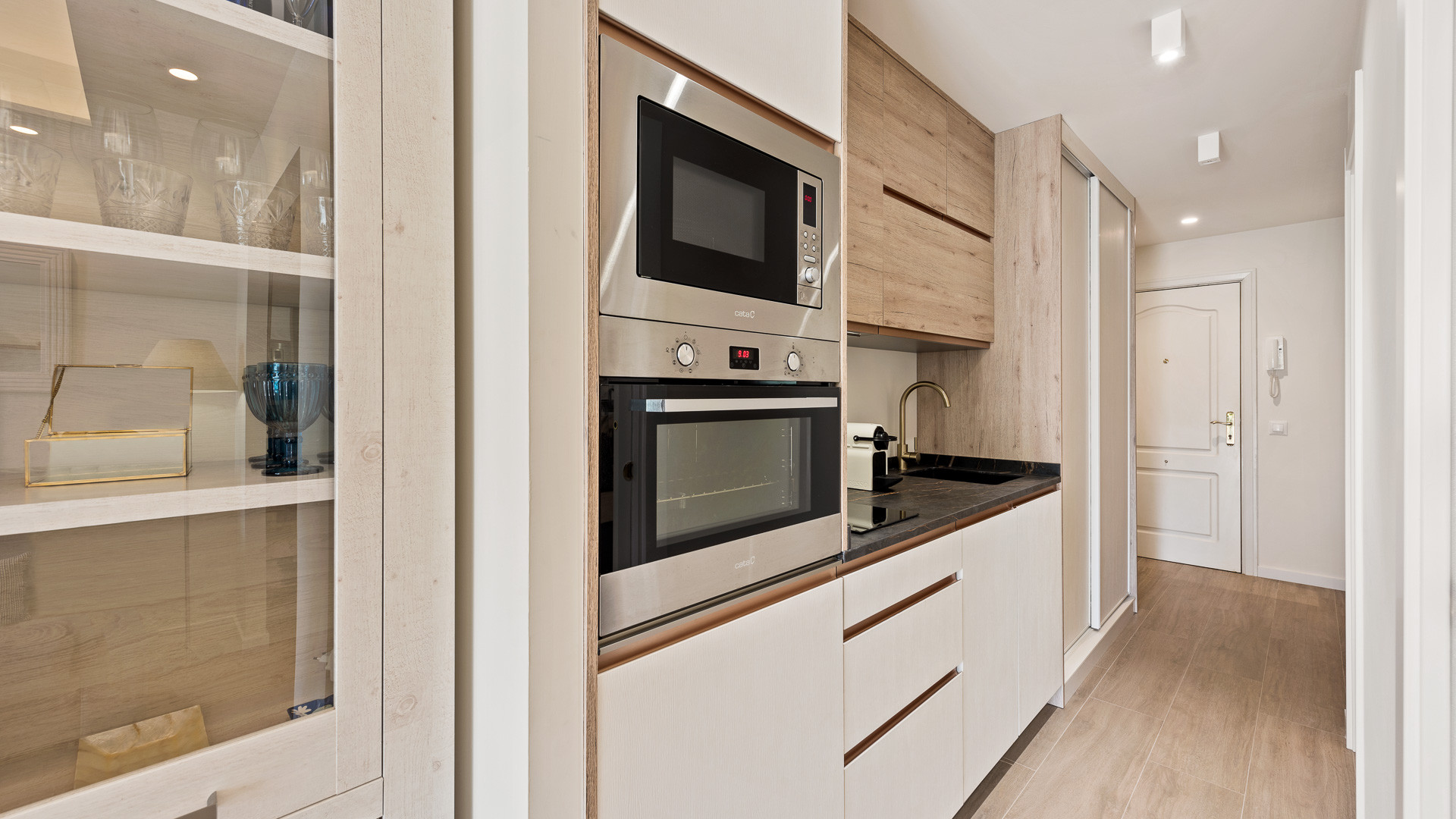 Charming renovated studio in Medina Garden, Puerto Banús with tourist licence