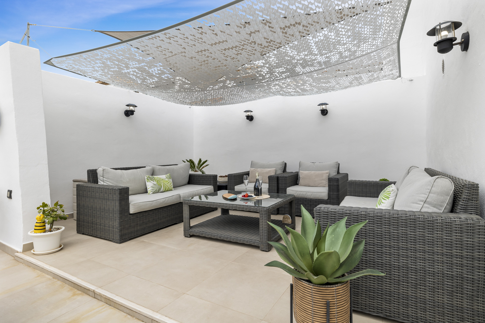 Two-Bedroom Penthouse with Sea Views in Playas del Duque, Puerto Banús