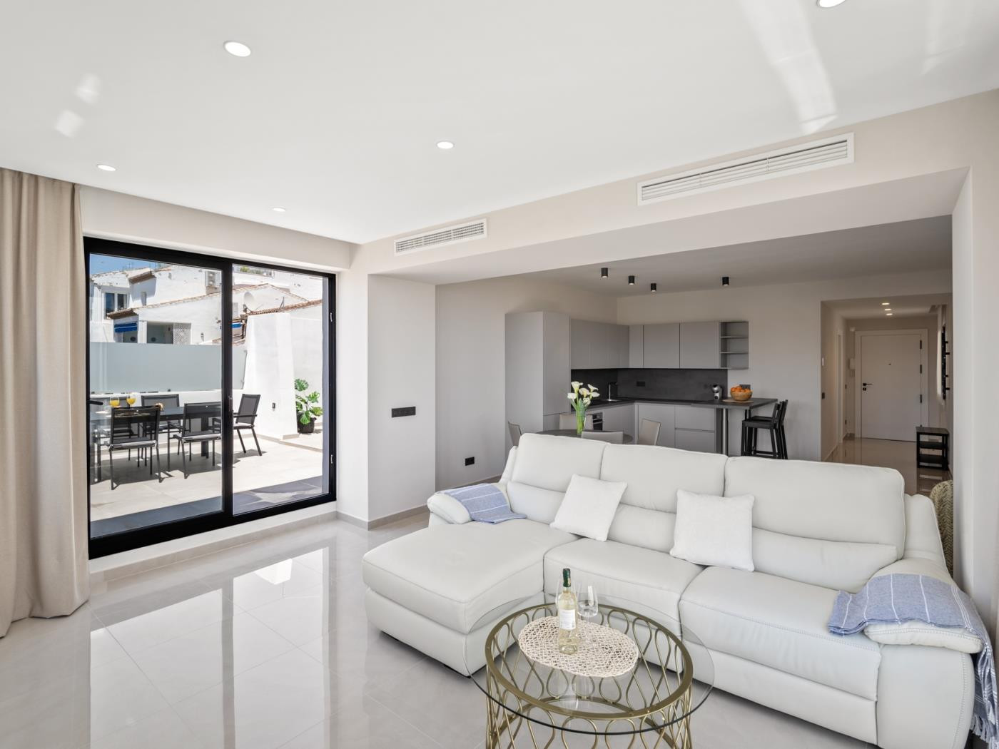 Two-Bedroom Penthouse with Sea Views in Playas del Duque, Puerto Banús