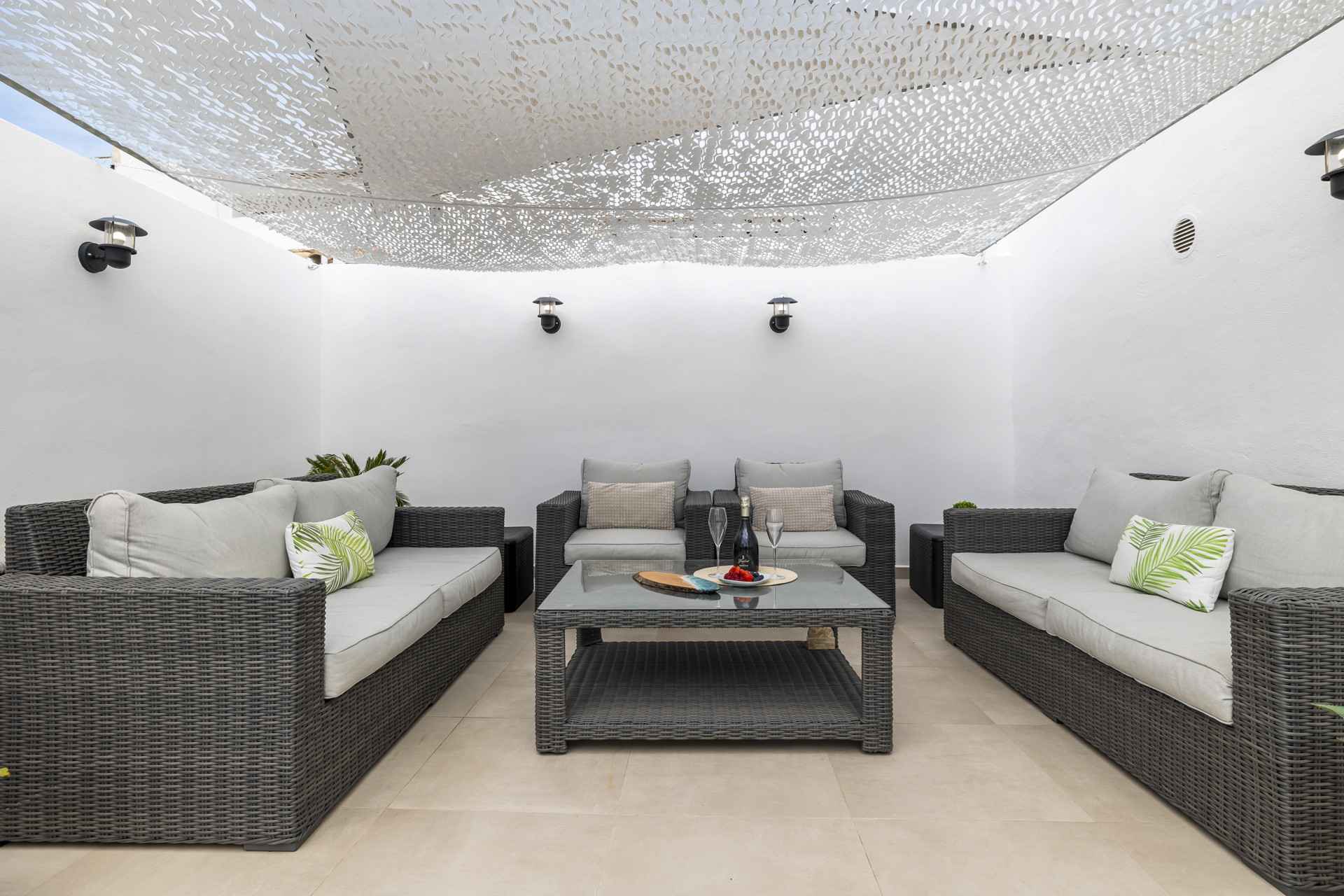 Two-Bedroom Penthouse with Sea Views in Playas del Duque, Puerto Banús