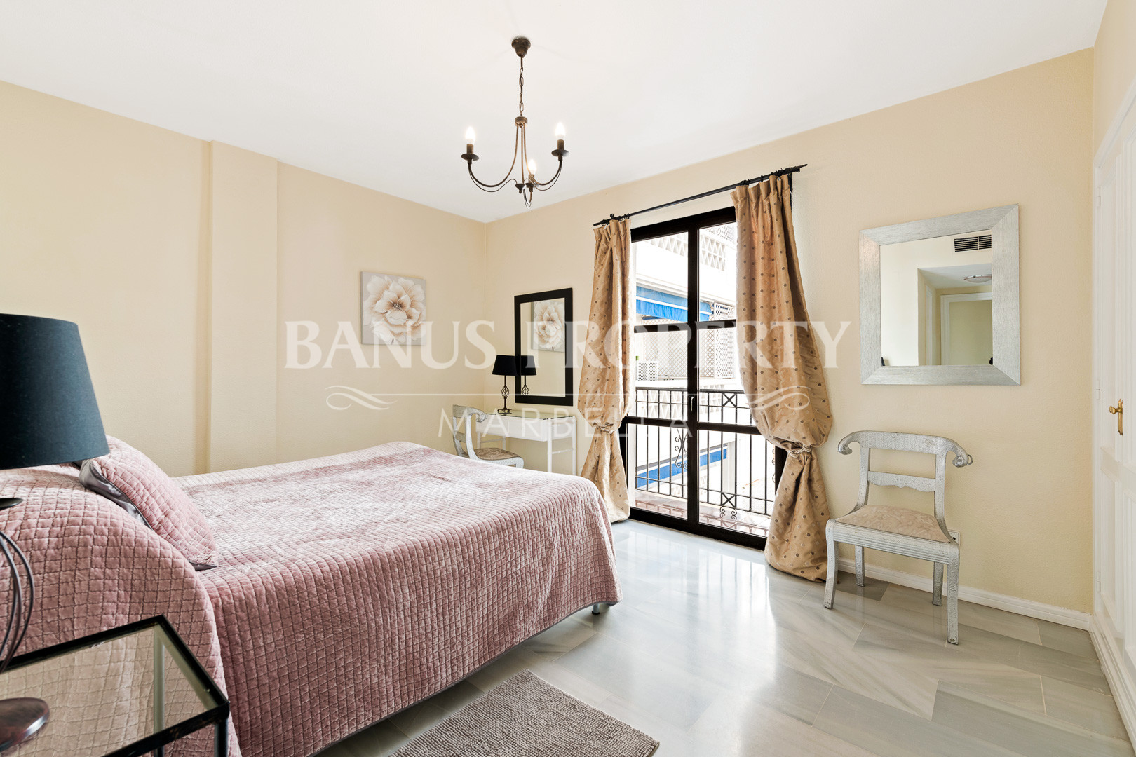 2- bedroom apartment in the frontline beach of Playas del Duque- Puerto Banus