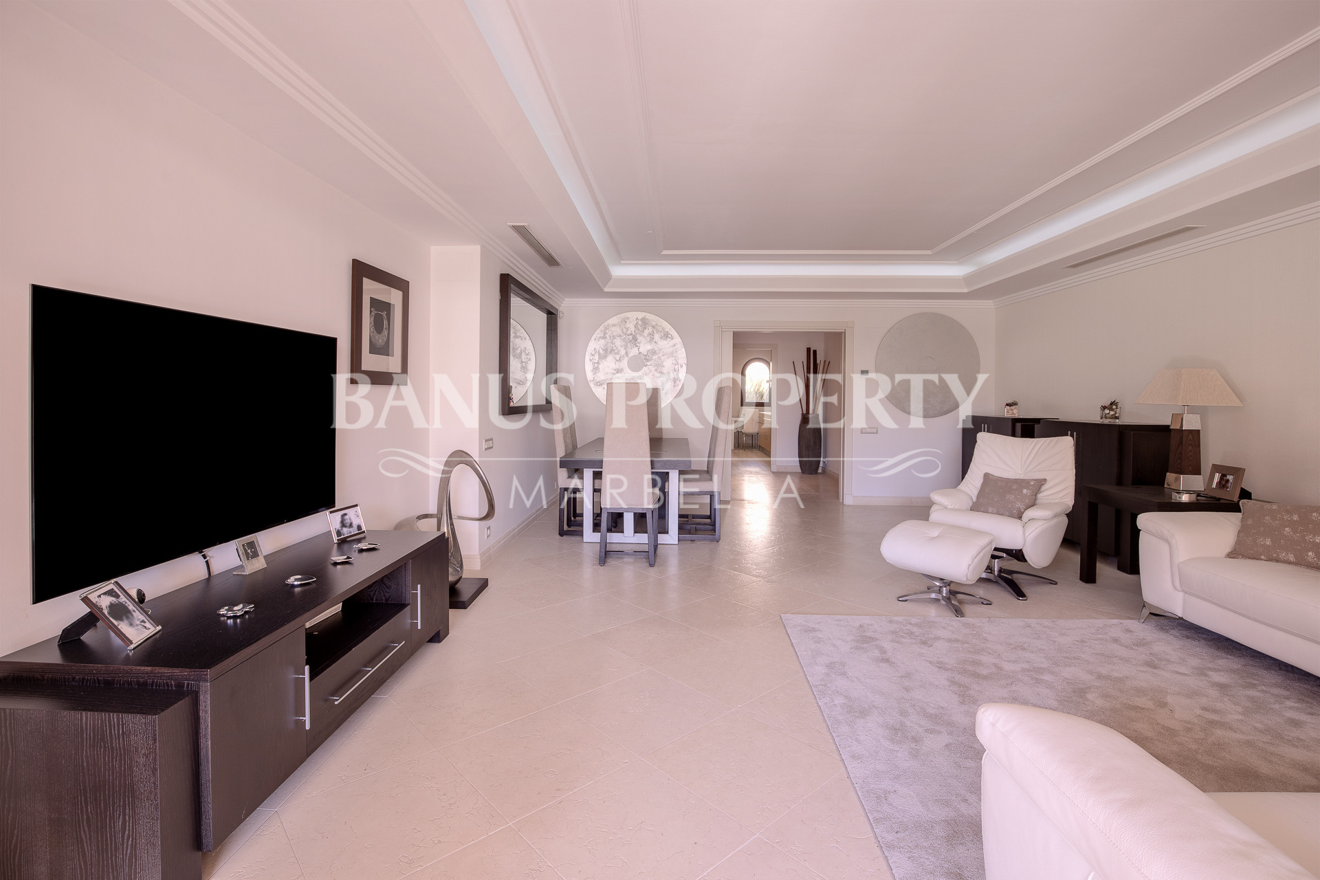 3-bedroom apartment with sunny and bright terrace in The Frontline Beach complex Los Granados del Mar- Estepona