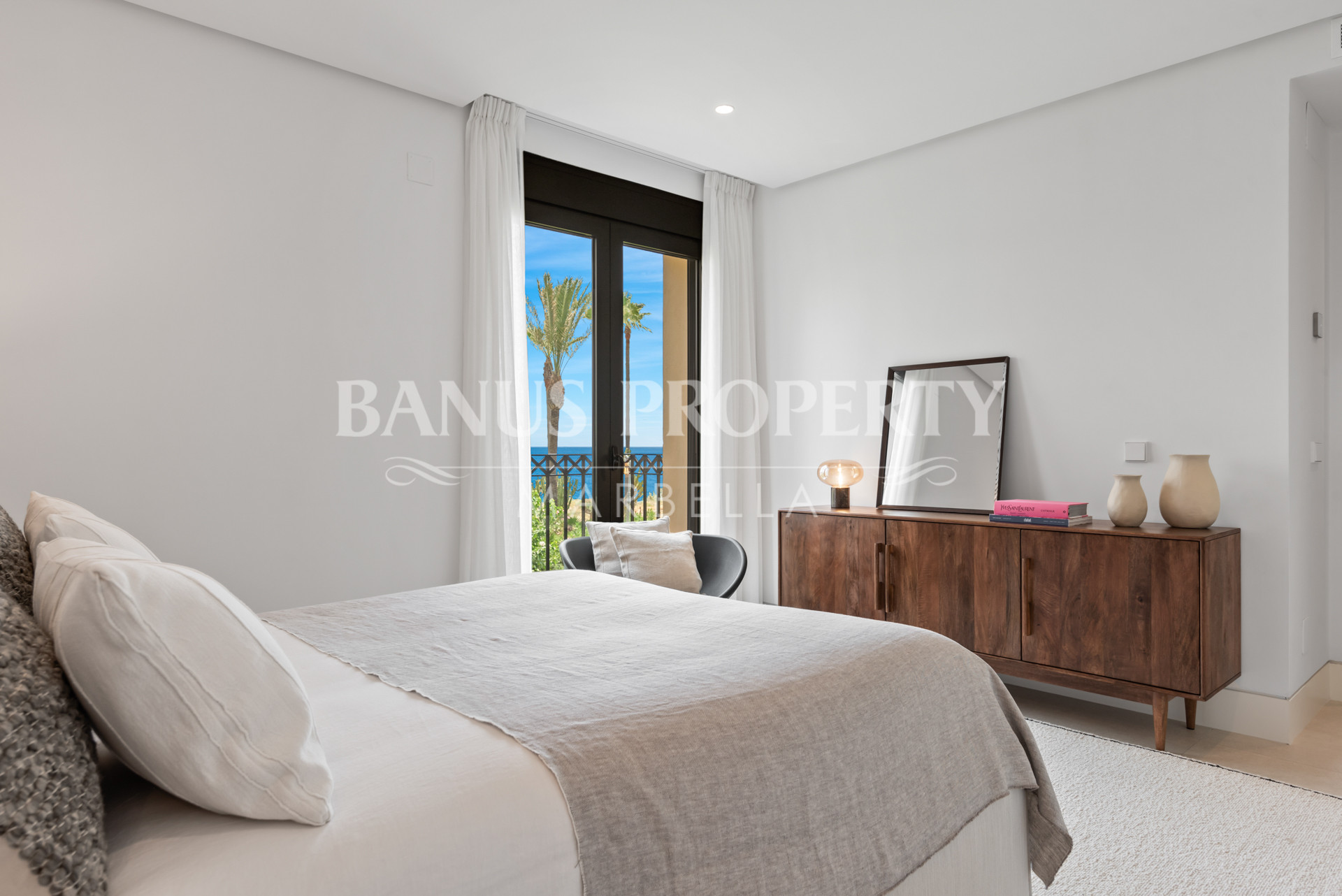Impresionante apartamento de lujo con vistas panorámicas al mar en Costalita del Mar- Estepona