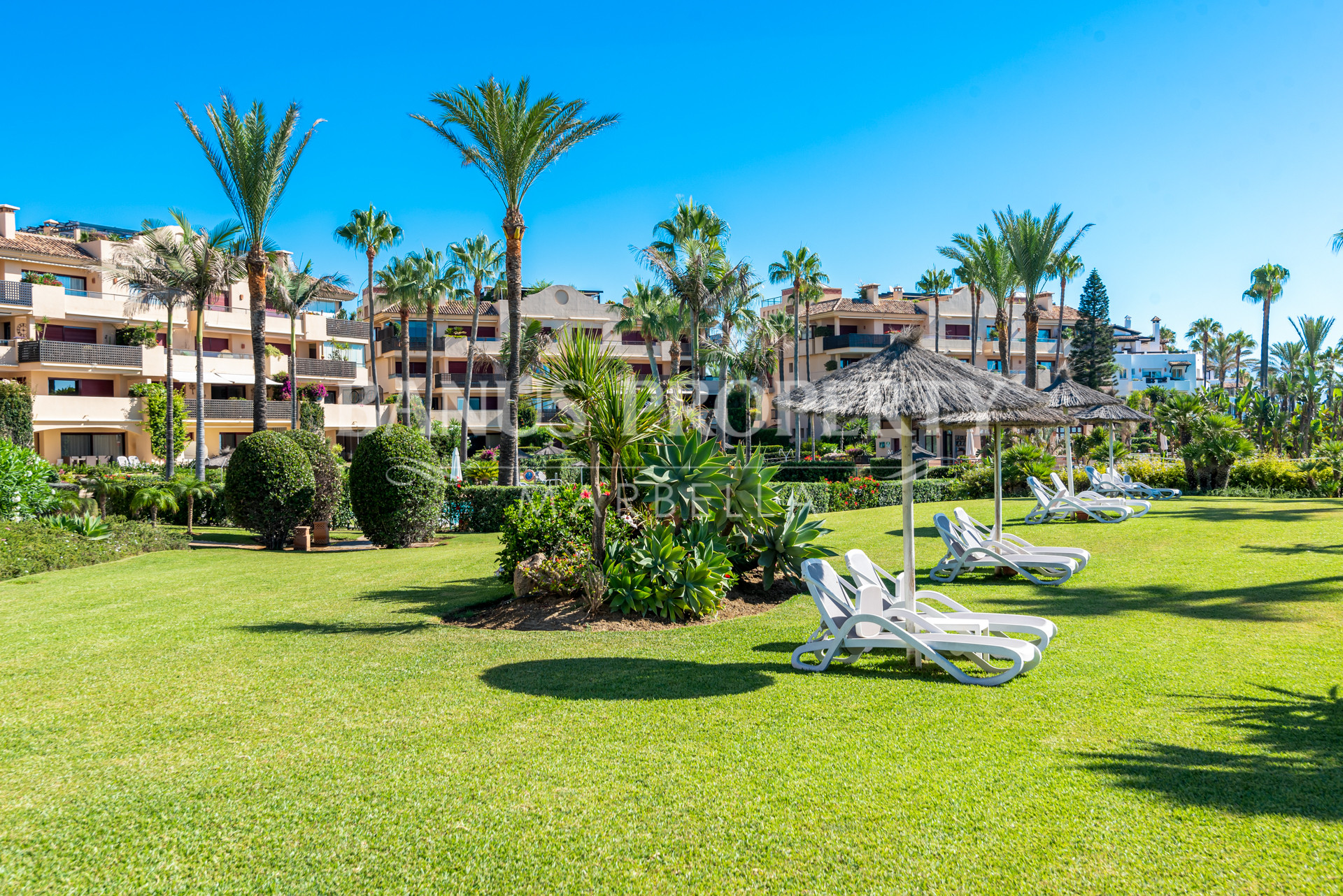 Luxury Apartment with Paramount Views to the Sea in Costalita del Mar- Estepona