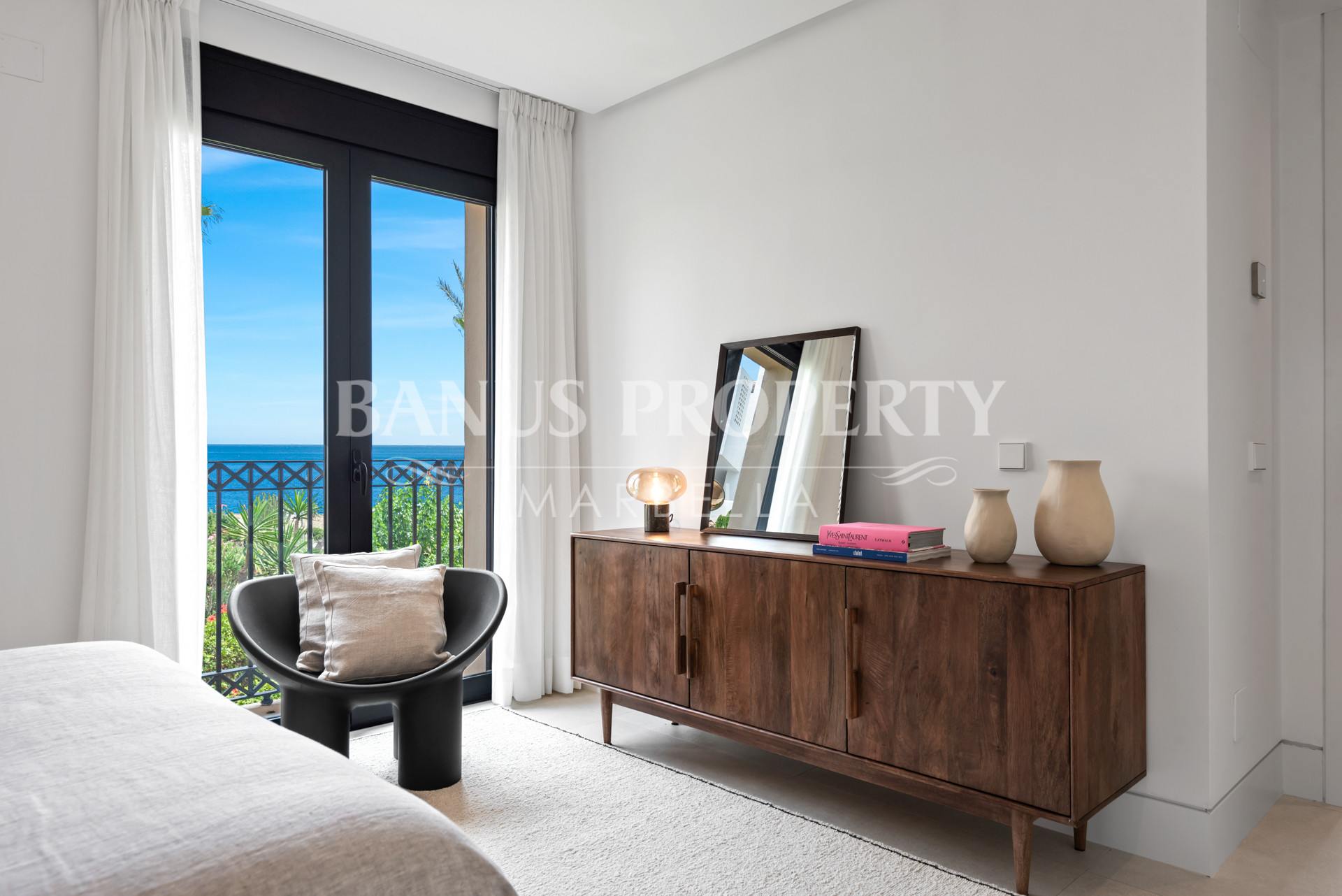 Impresionante apartamento de lujo con vistas panorámicas al mar en Costalita del Mar- Estepona