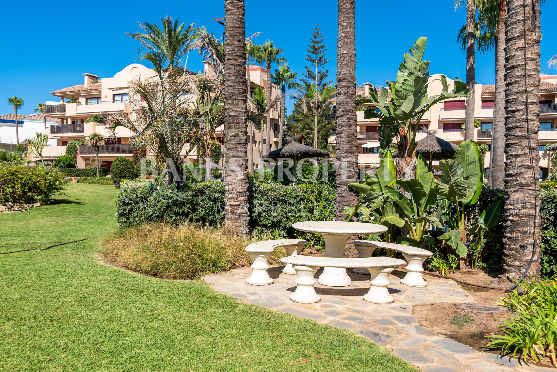 Luxury Apartment with Paramount Views to the Sea in Costalita del Mar- Estepona