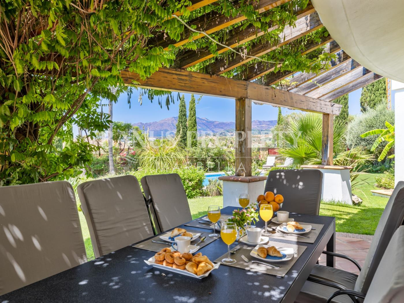 Hermosa Villa unifamiliar de estilo mediterránea con Vistas al Mar en Los Flamingos