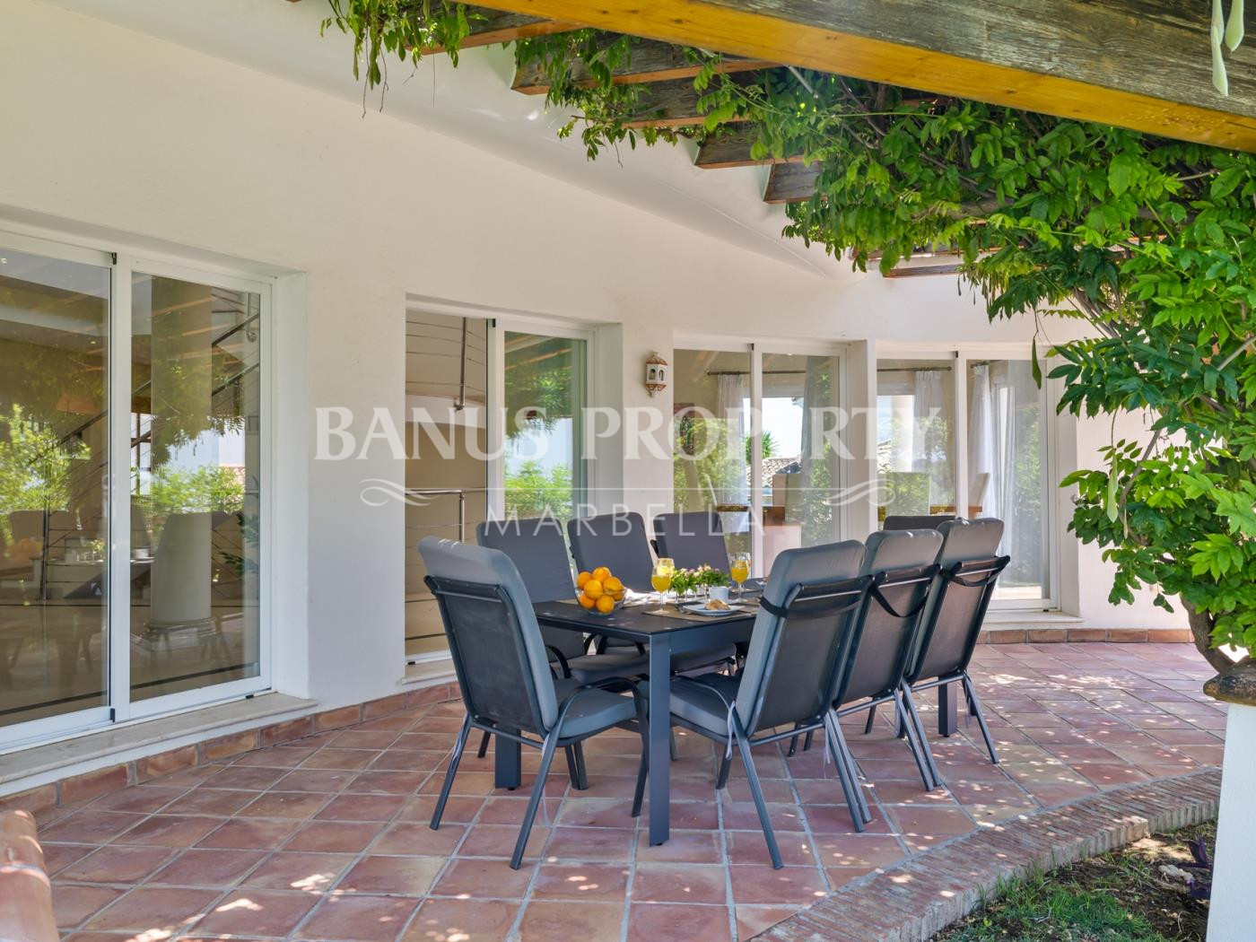 Idyllic 4-Bed Family Villa with Impressive Sea views in los Flamingos Golf- Benahavis