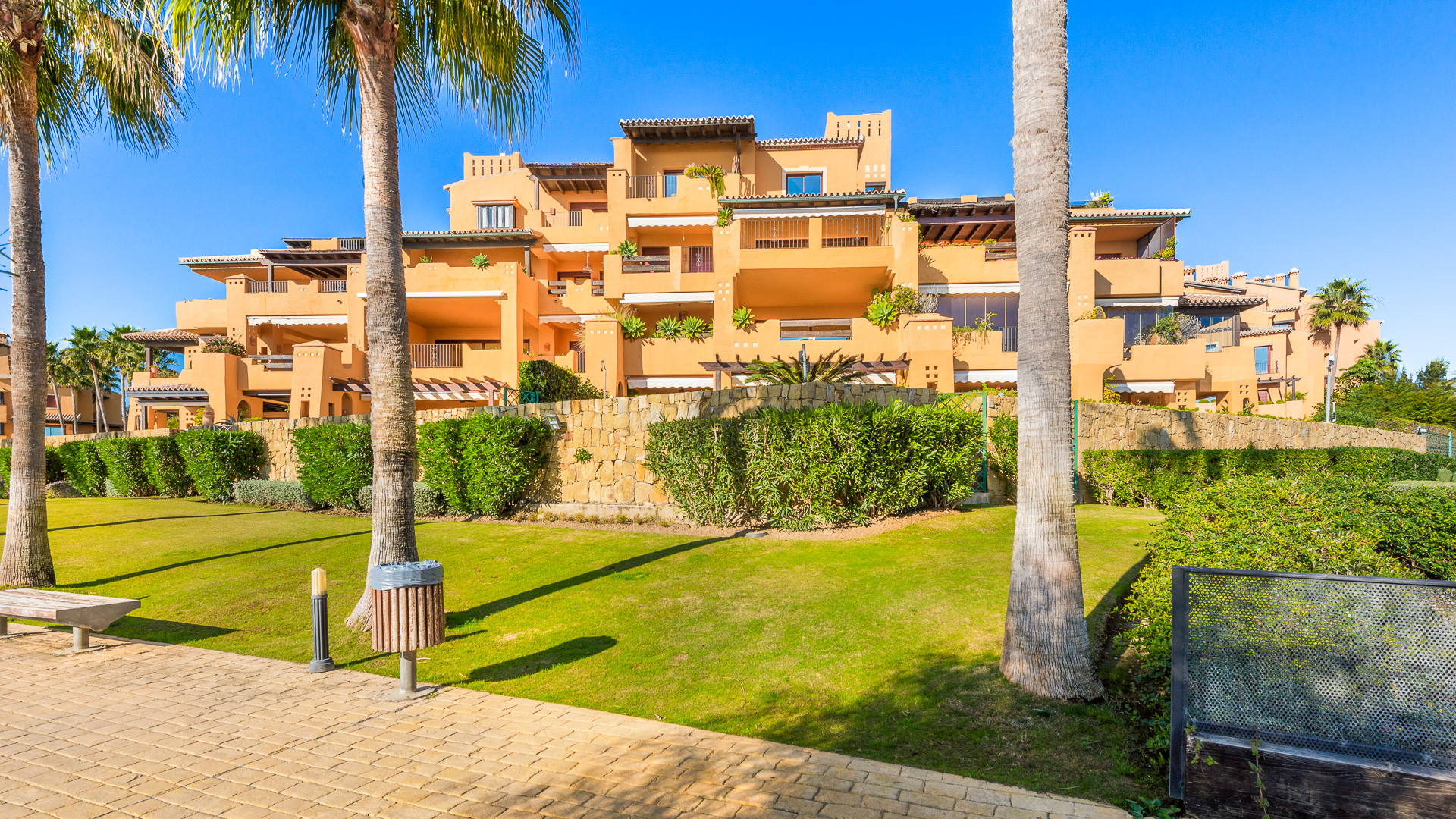 Amazing frontline beach apartment for sale in Los Granados del Mar Estepona