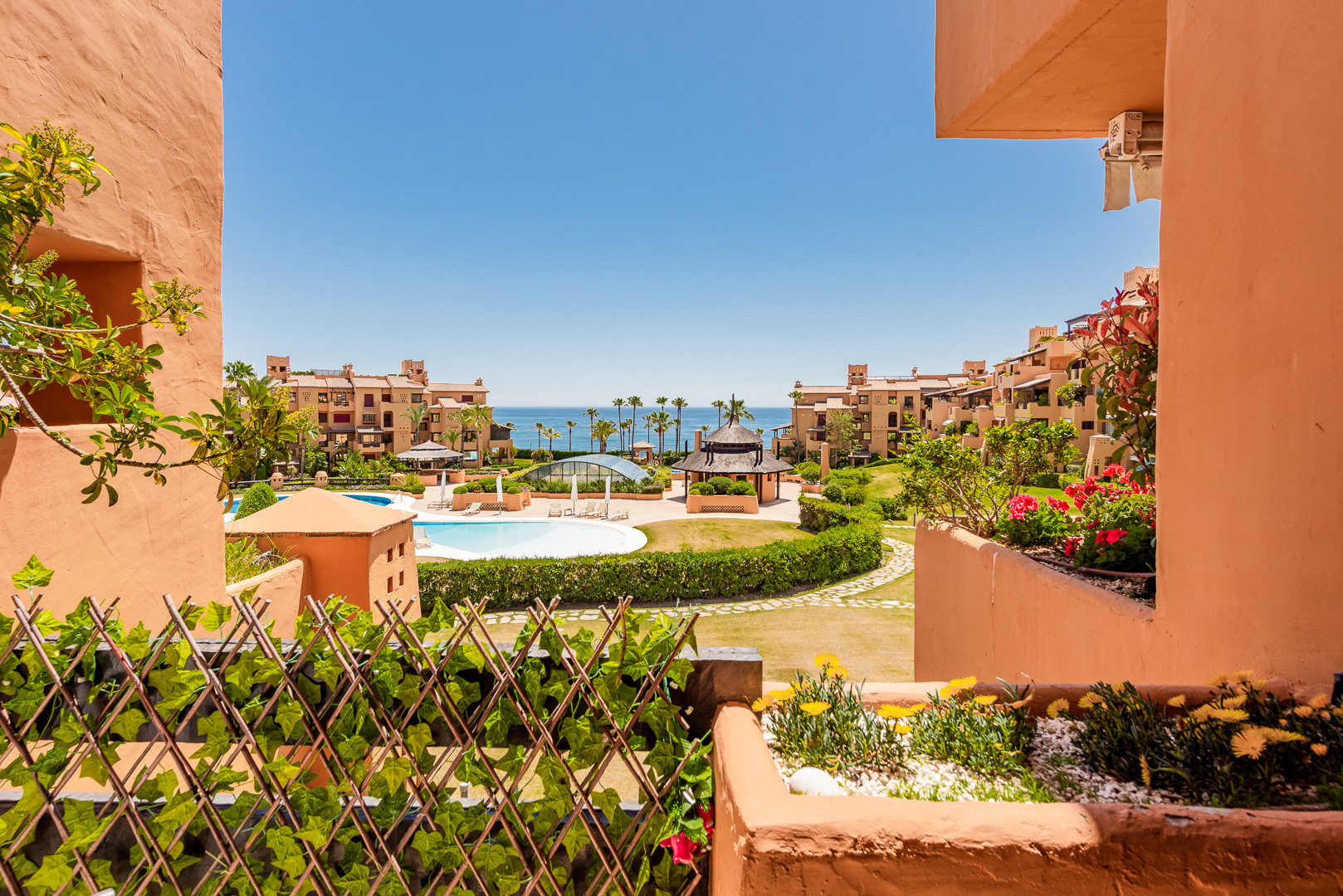 Elegant Beachside apartment, Los Granados del Mar- Estepona