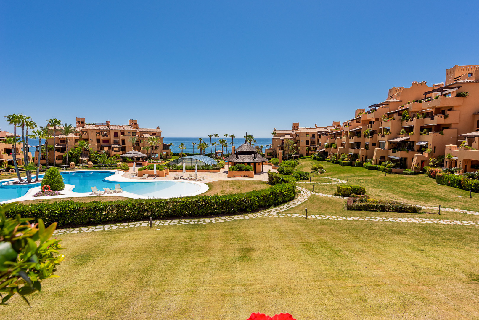 Elegant Beachside apartment, Los Granados del Mar- Estepona