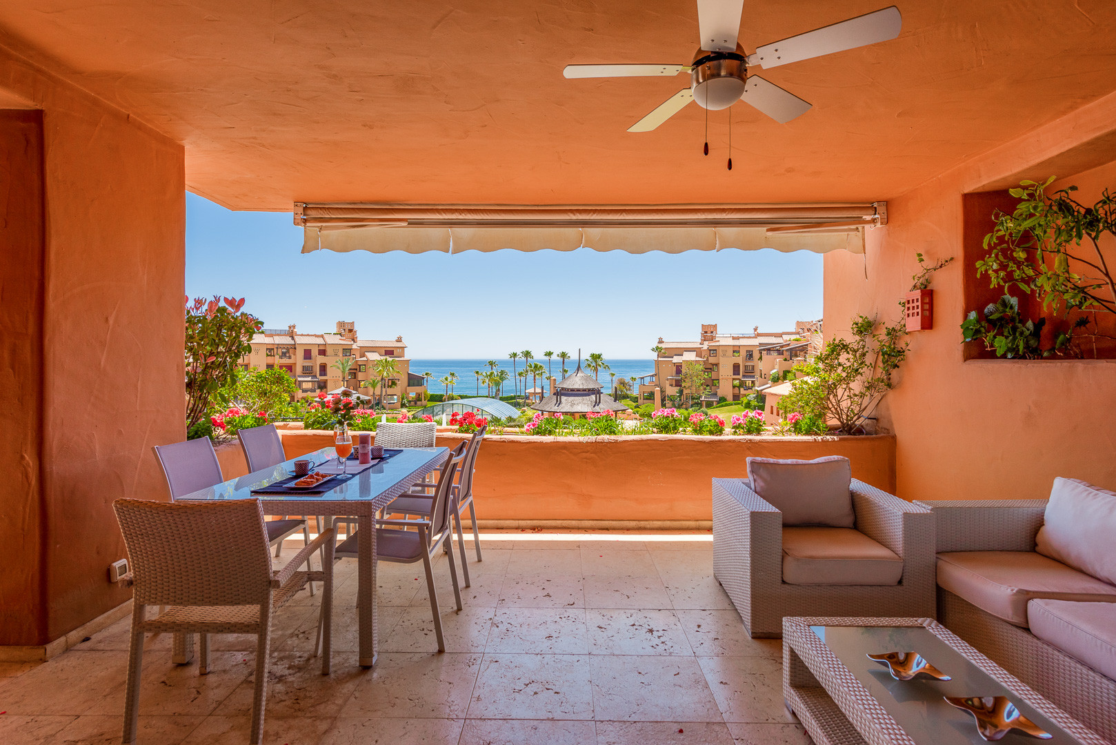 Elegant Beachside apartment, Los Granados del Mar- Estepona