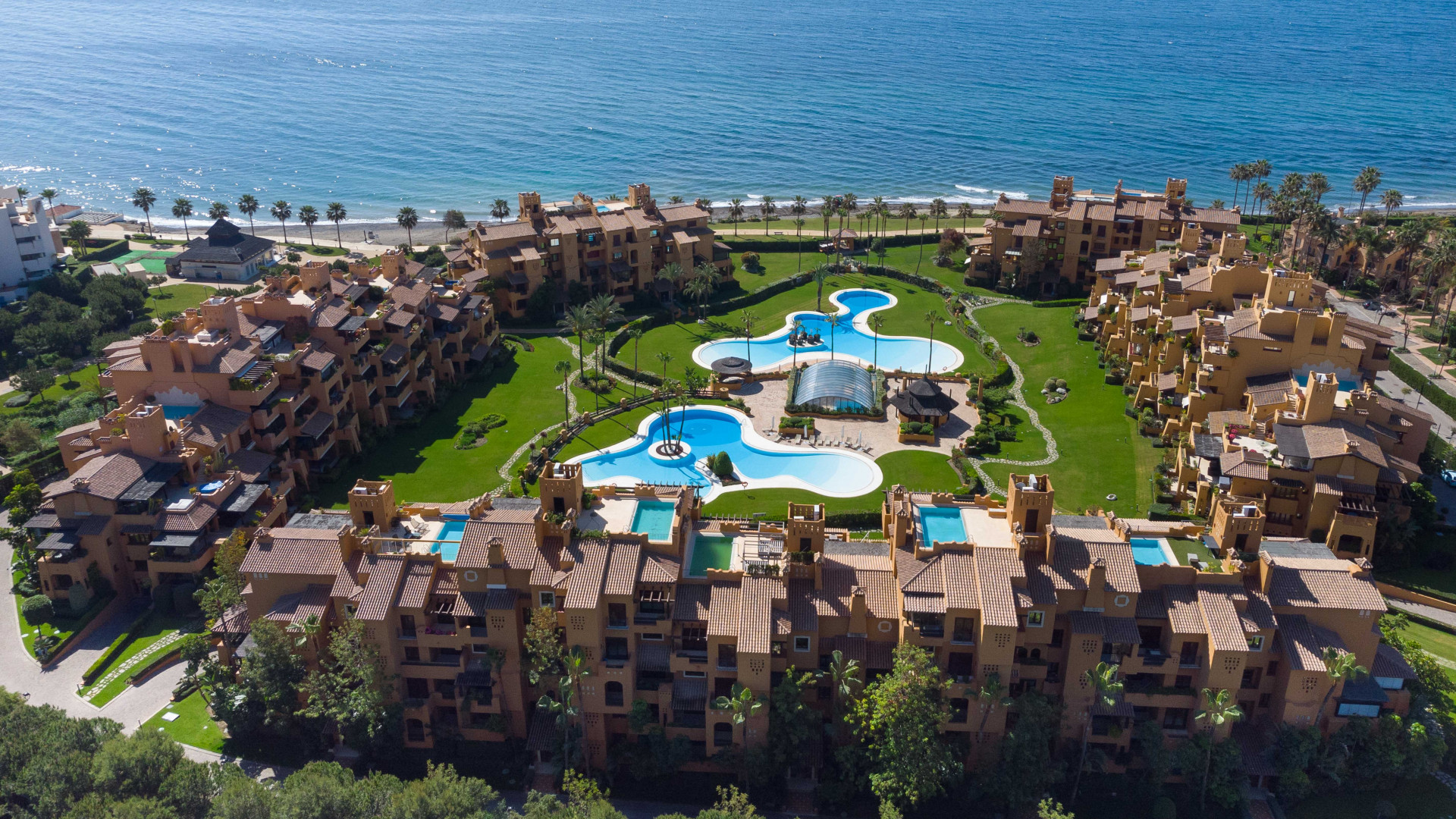 Elegant Beachside apartment, Los Granados del Mar- Estepona