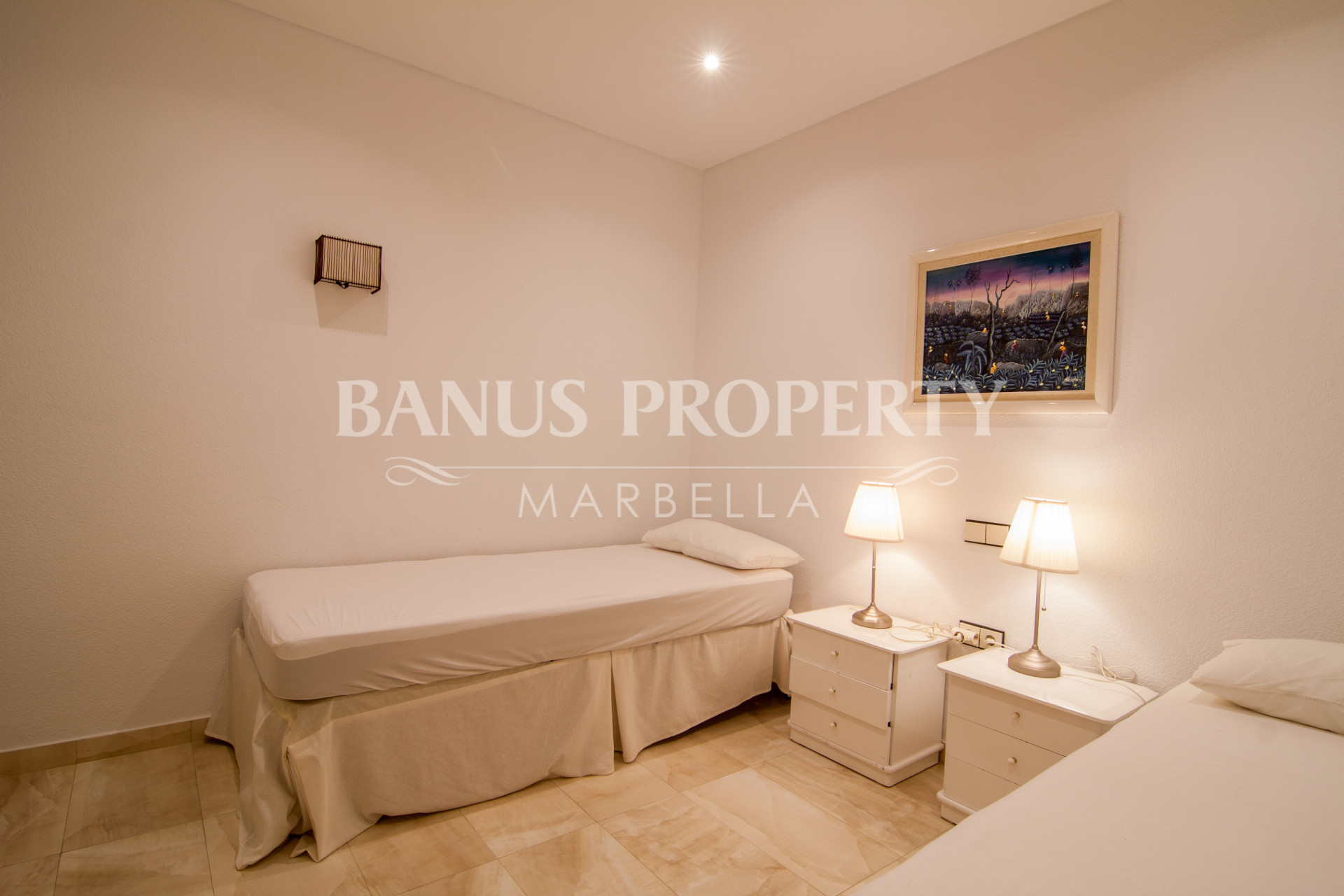 Apartamento de 2 dormitorios a la venta en Casa Cádiz, Playas del Duque, Puerto Banus